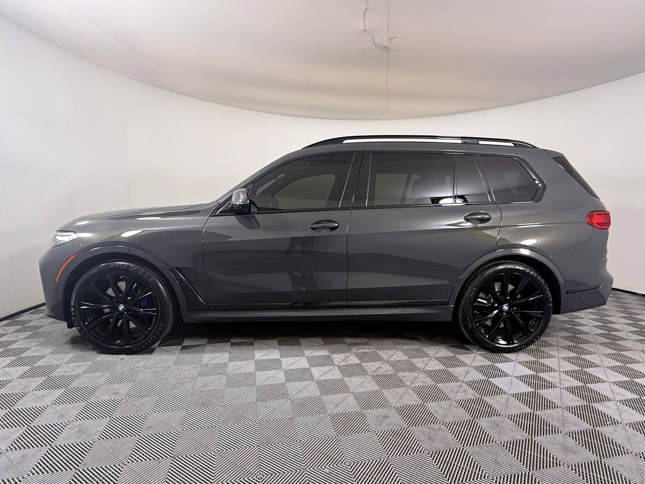 2021 Bmw X7 M50i photo 2