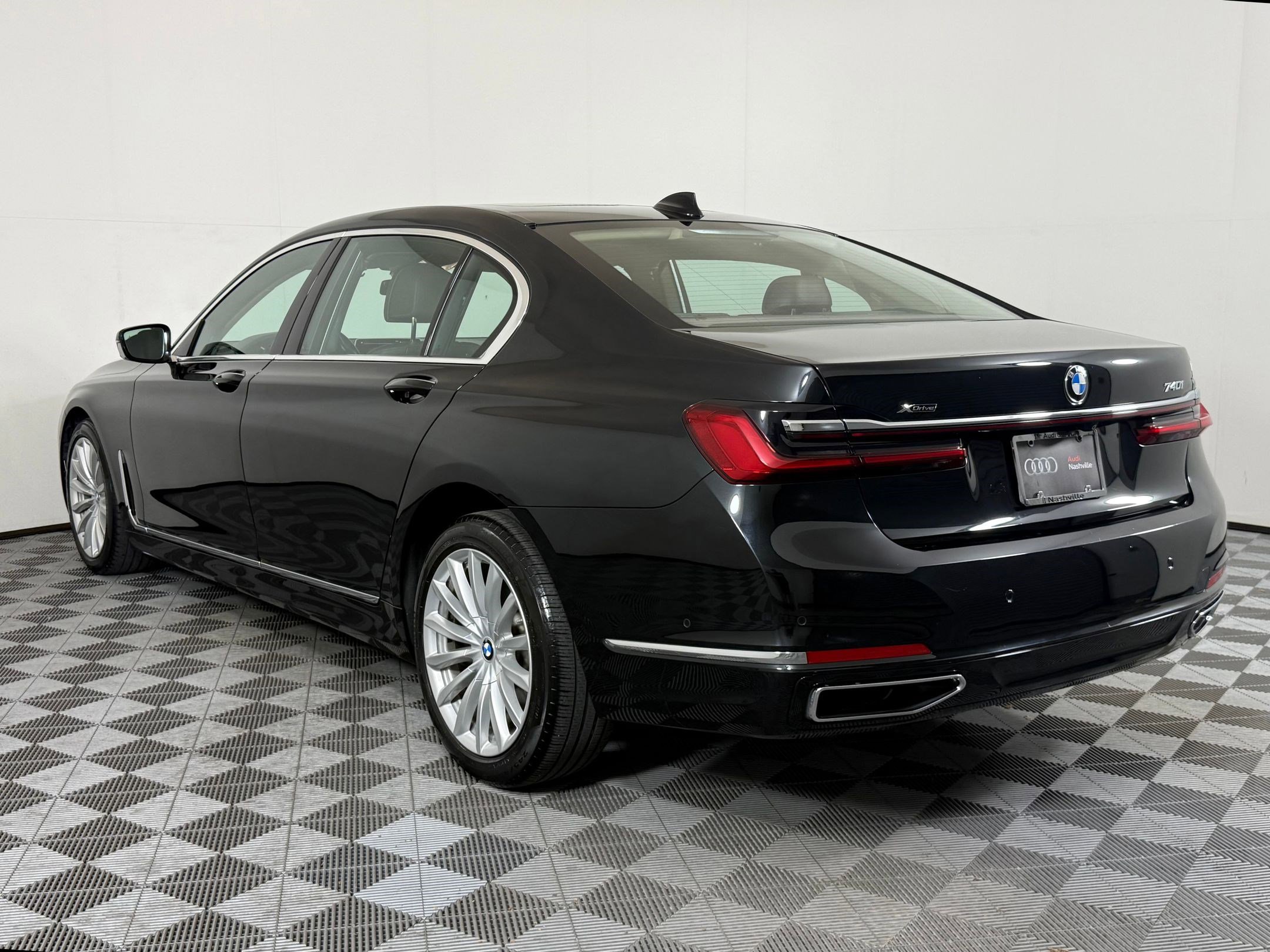 2020 Bmw 740i xDrive Sedan photo 3