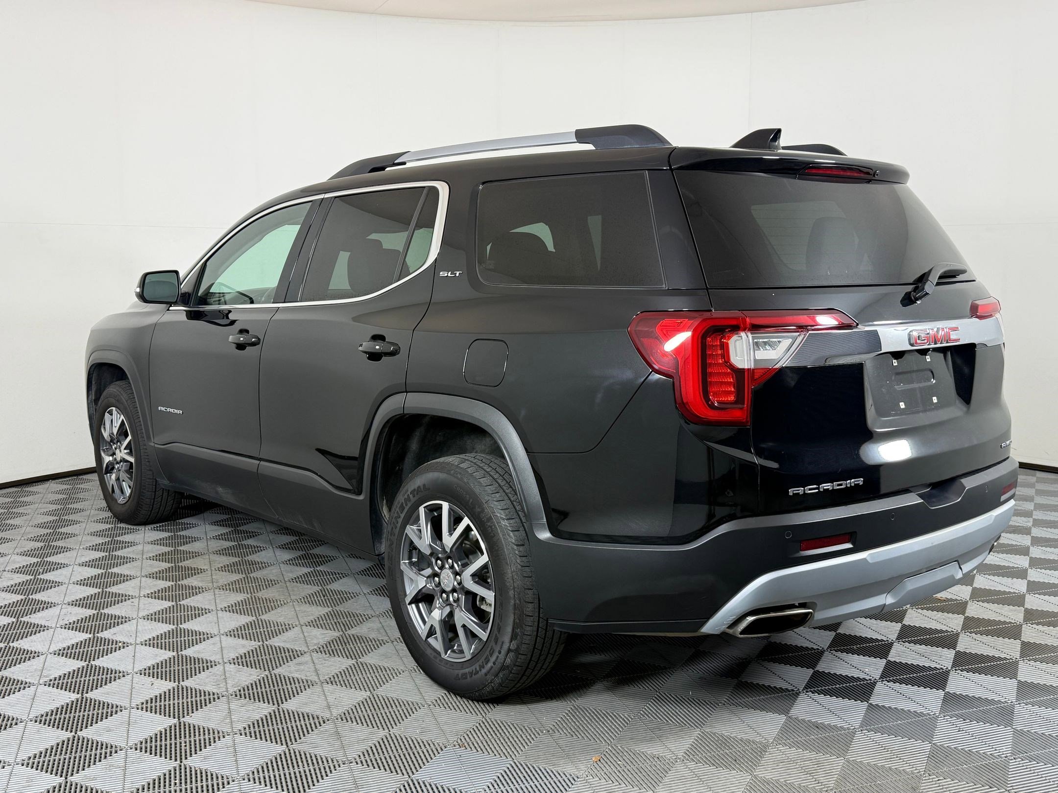 2023 Gmc Acadia SLT photo 3
