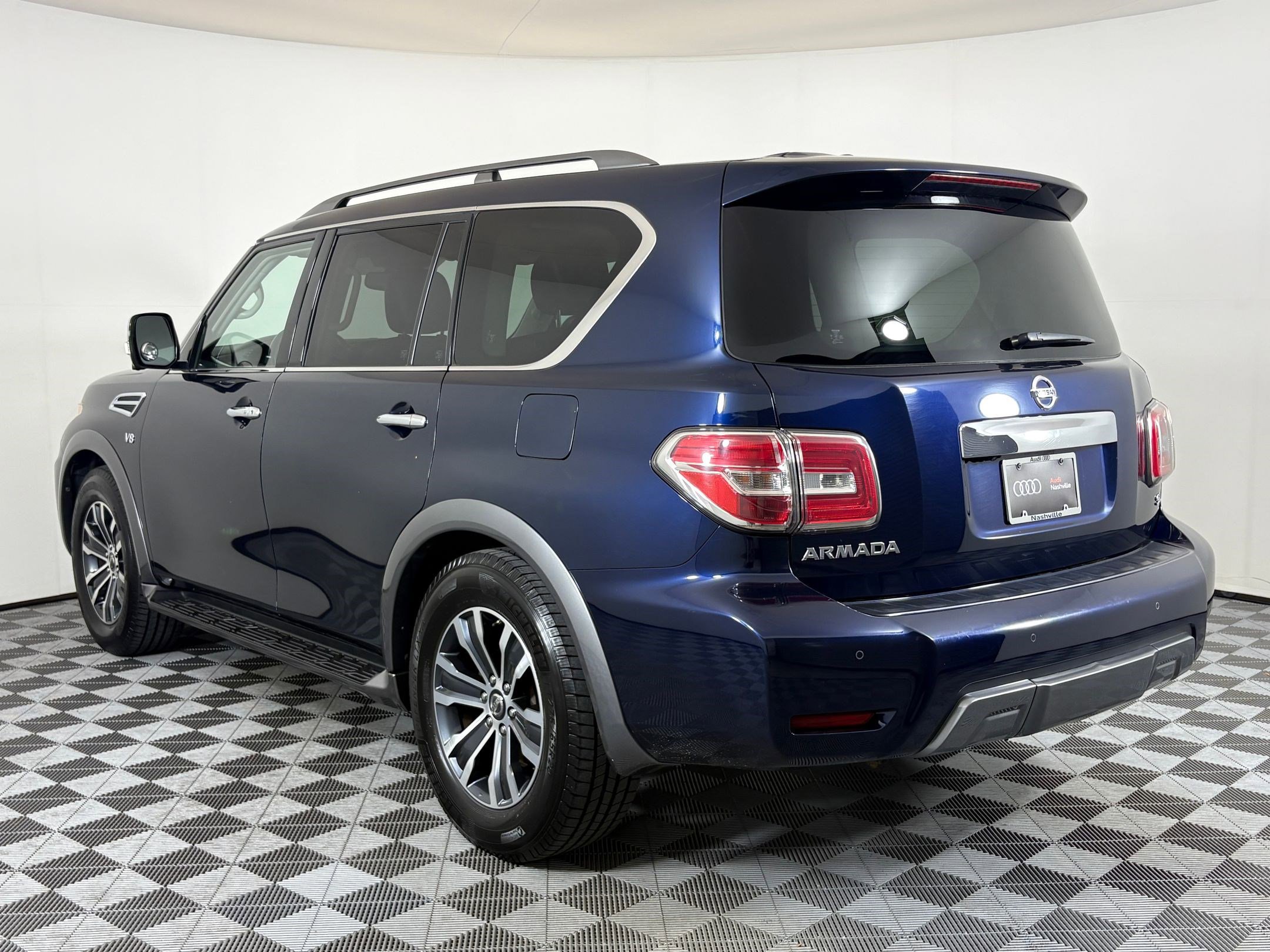 2020 Nissan Armada SL photo 3