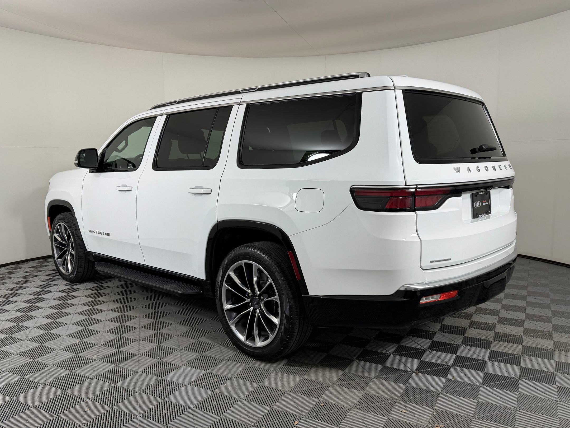 2023 Jeep Wagoneer Series II photo 3