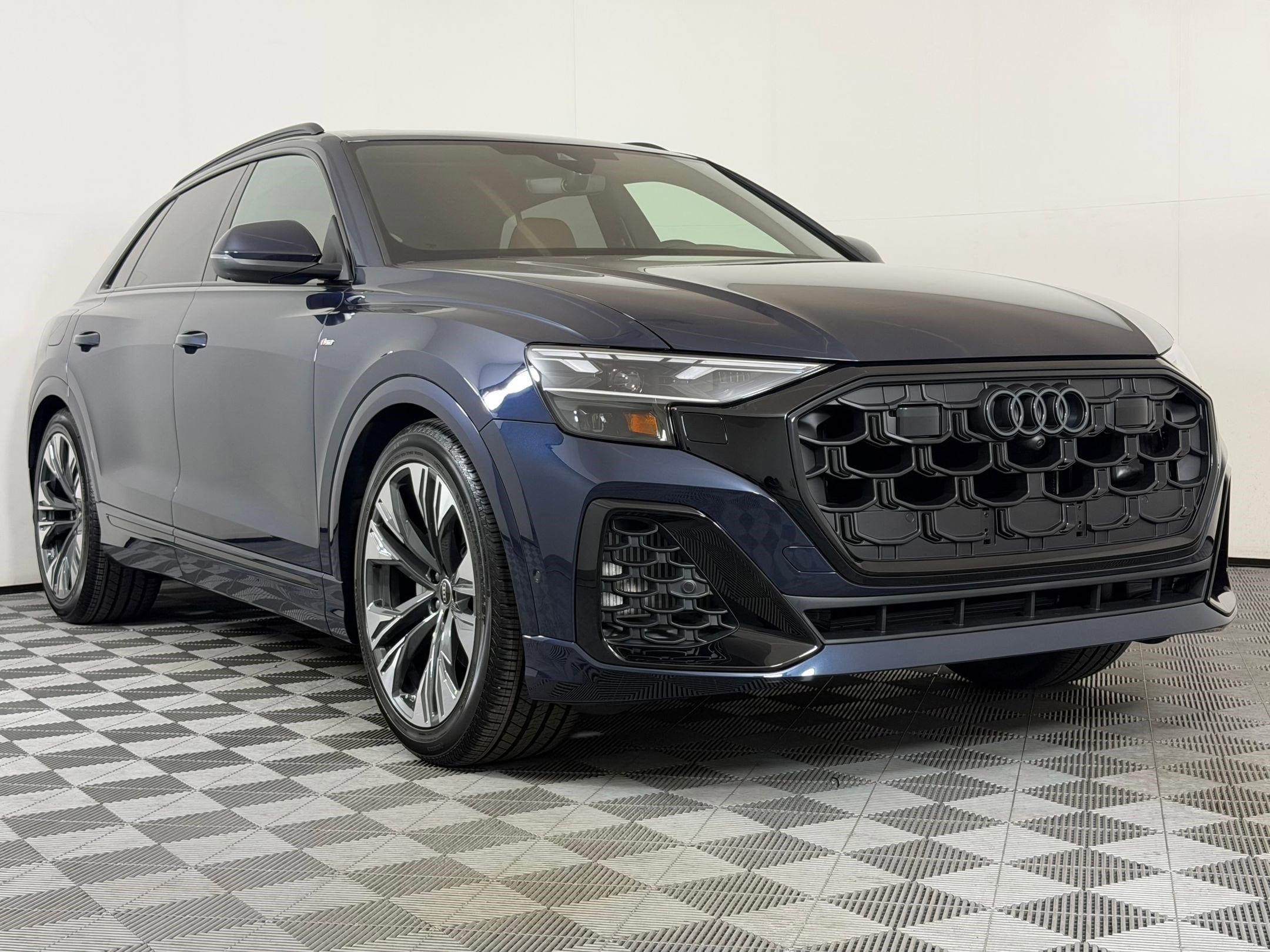 Q8 Premium Plus SUV