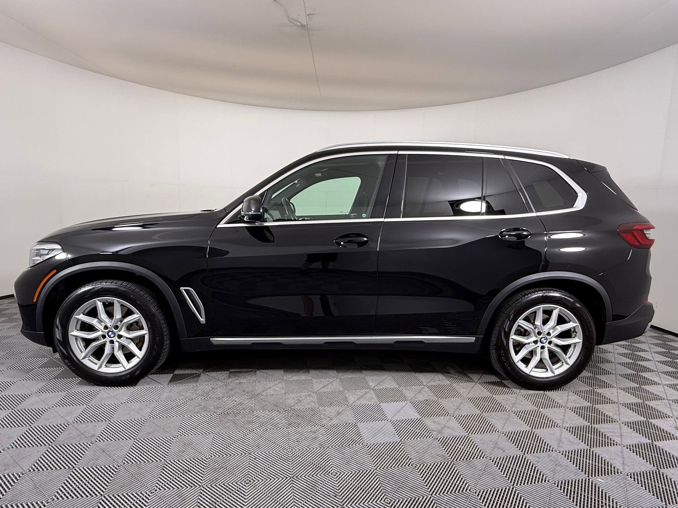2021 Bmw X5 sDrive40i photo 2