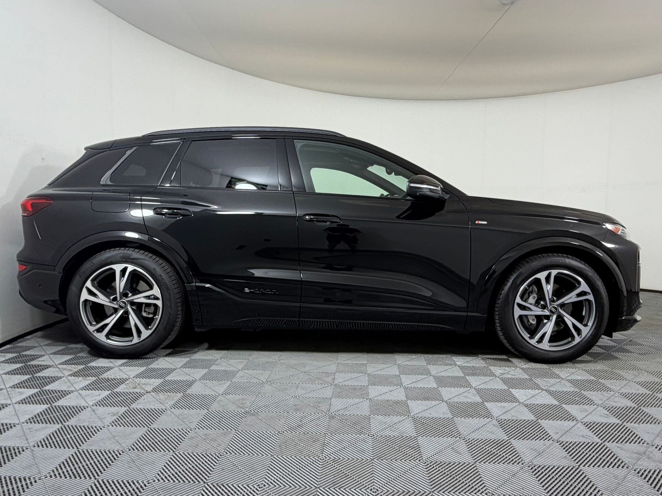 Q6 E-tron Prestige SUV