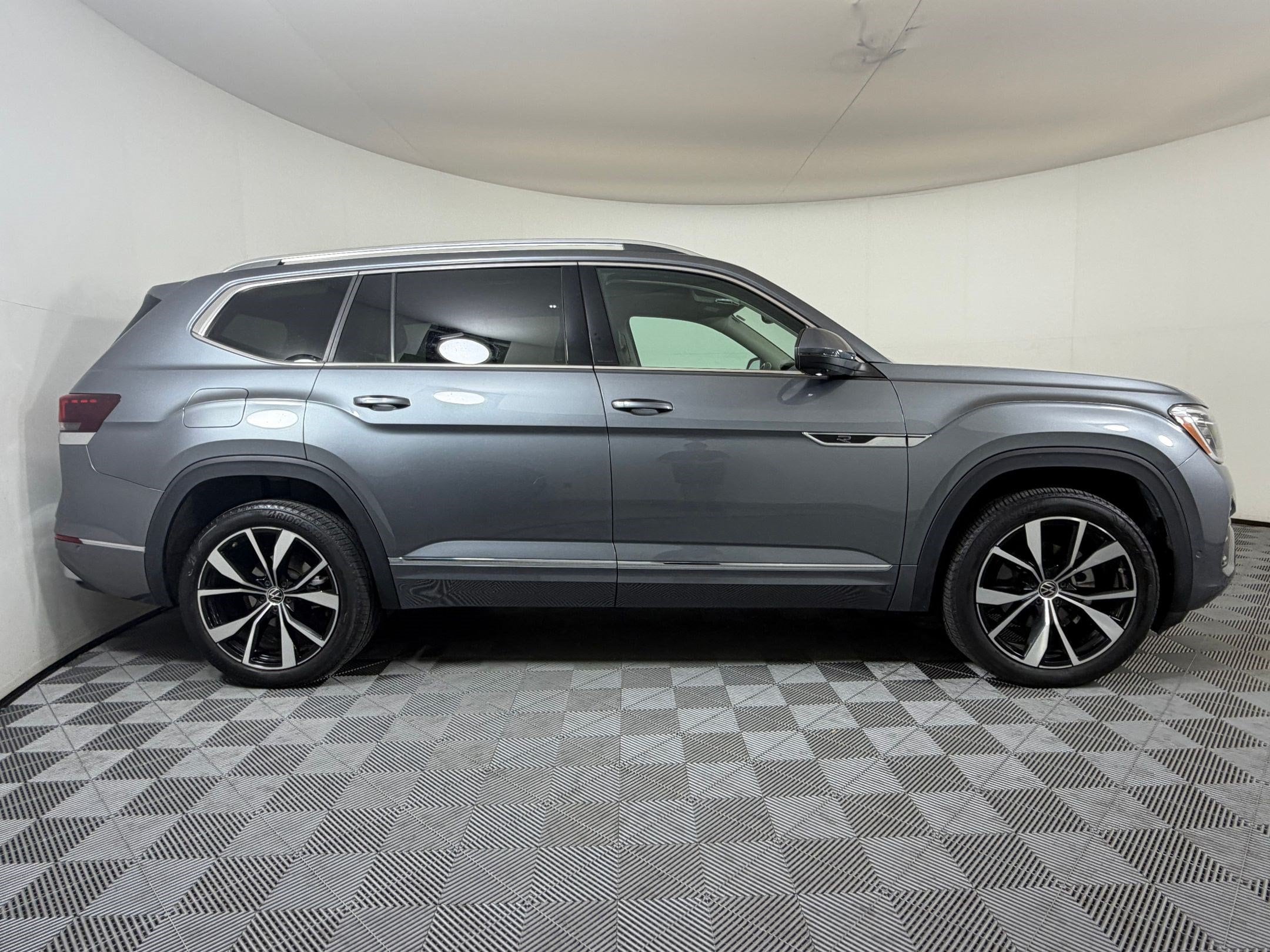 Atlas 2.0T SEL Premium R-Line SUV