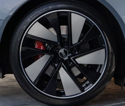 2022 Audi e-tron® Wheels
