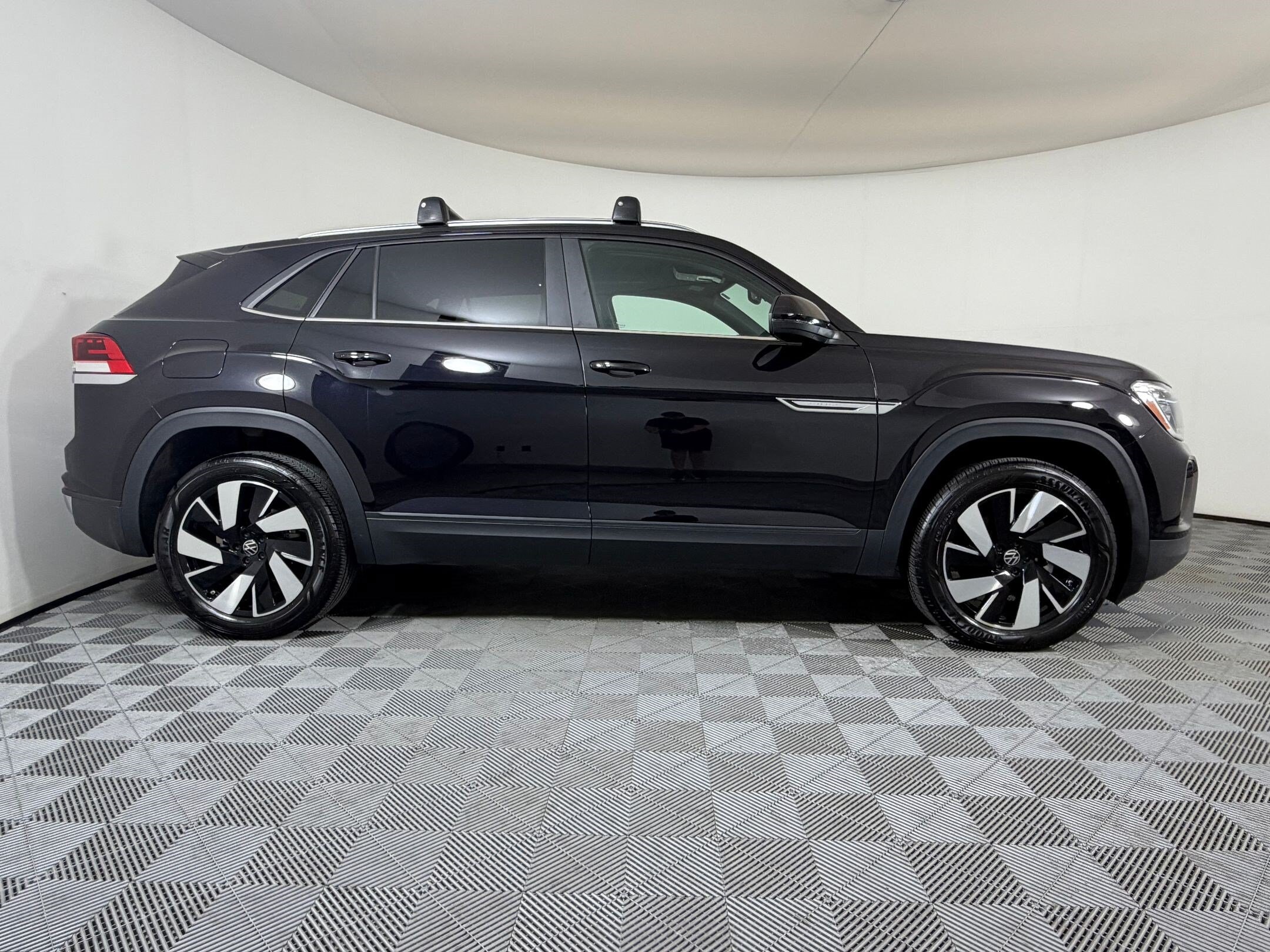 2024 Volkswagen Atlas Cross Sport 2.0T SE W/Technology SUV
