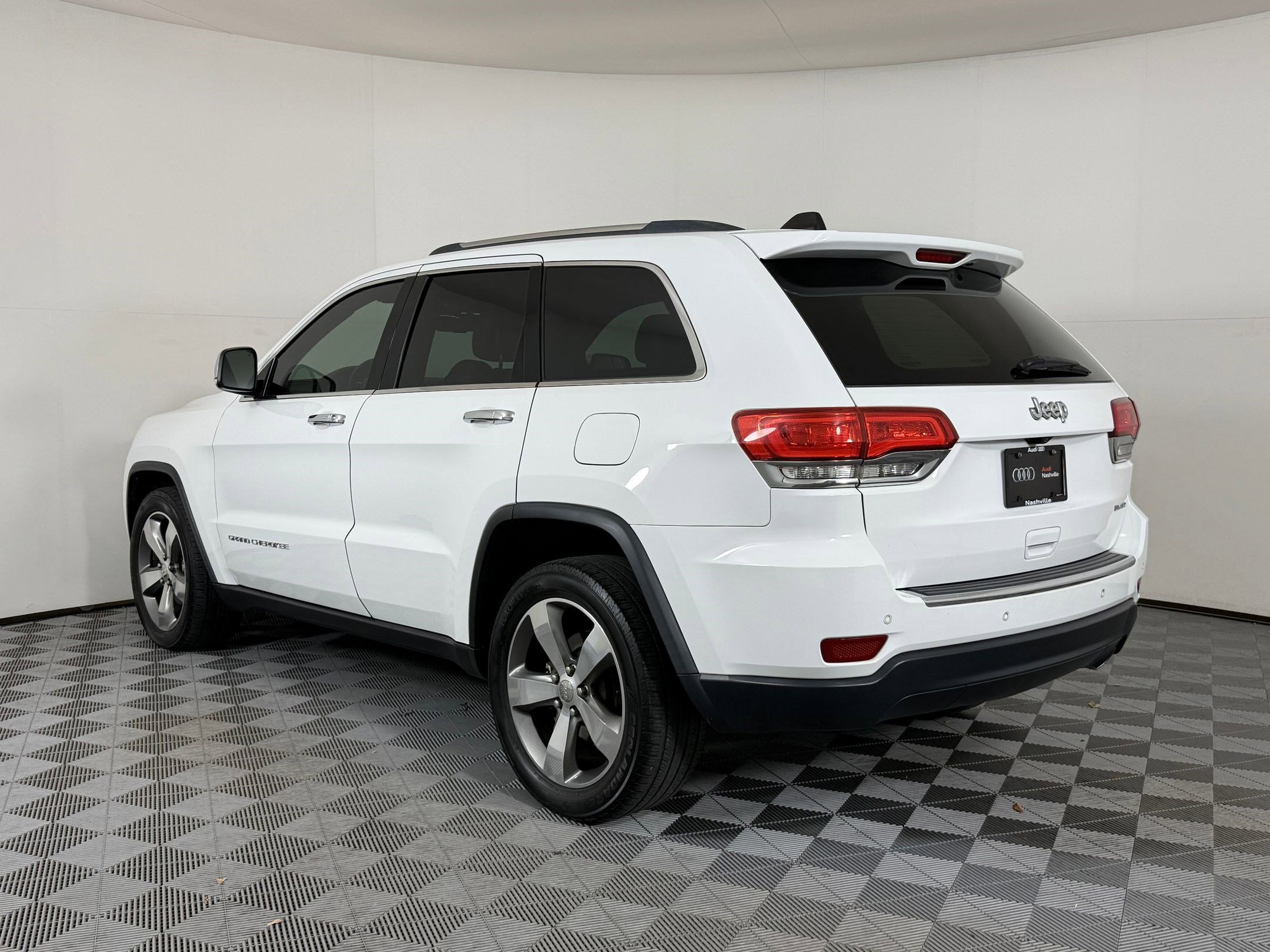2015 Jeep Grand Cherokee Limited photo 2