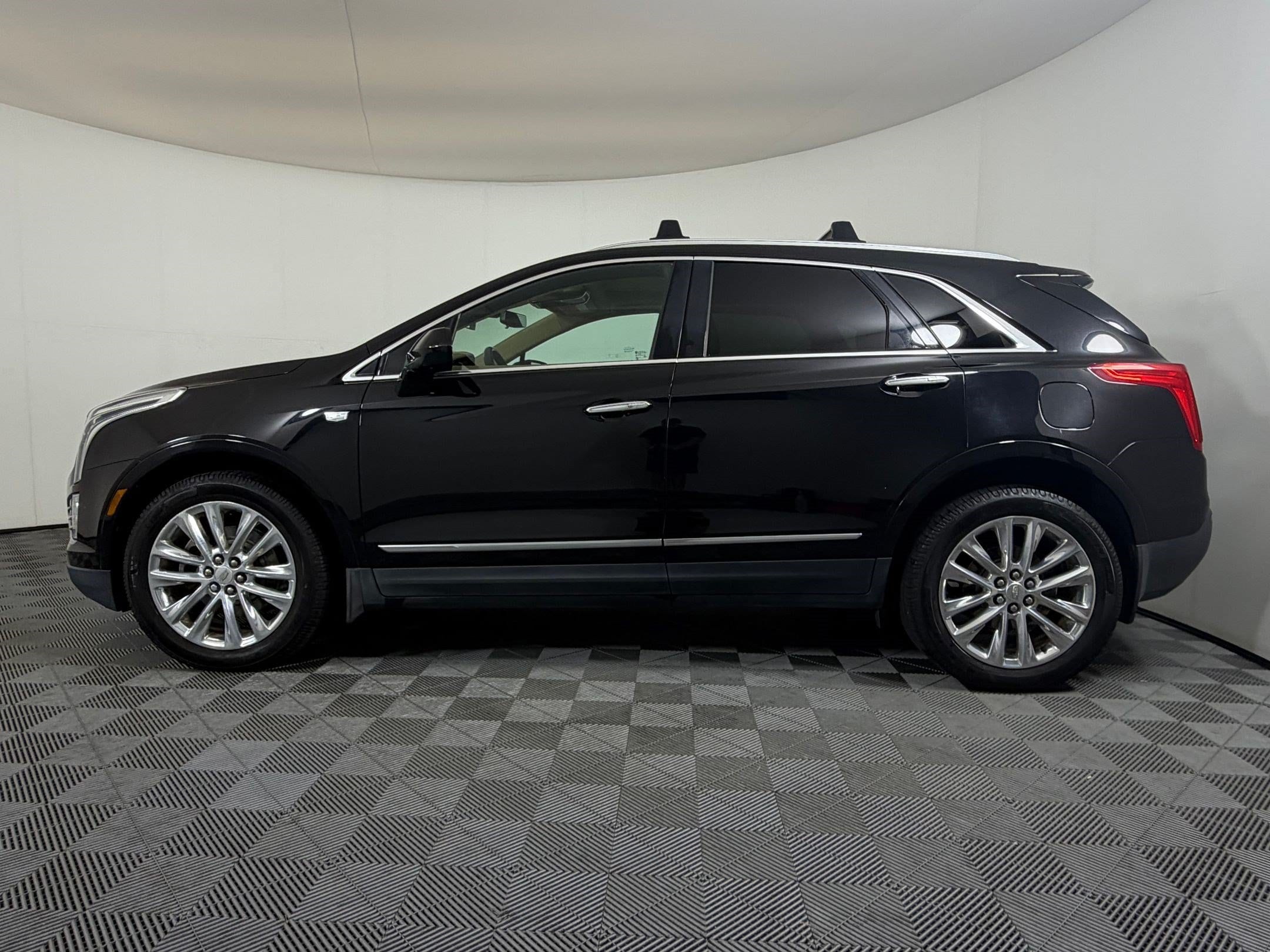 2017 CADILLAC XT5 Platinum AWD SUV
