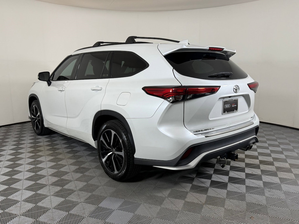 Used 2022 Toyota Highlander XSE SUV
