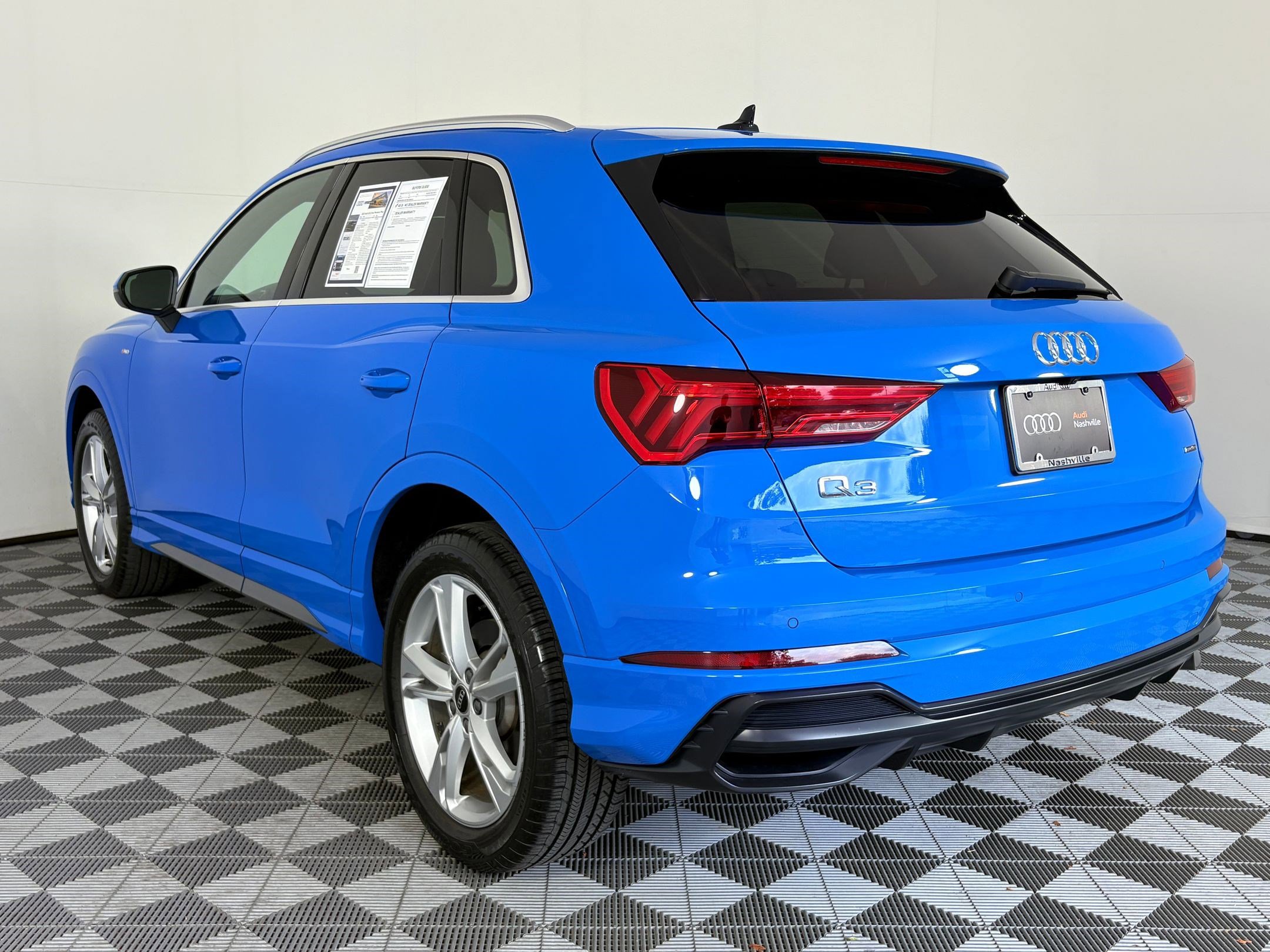 2022 Audi Q3 S line Premium Plus photo 2