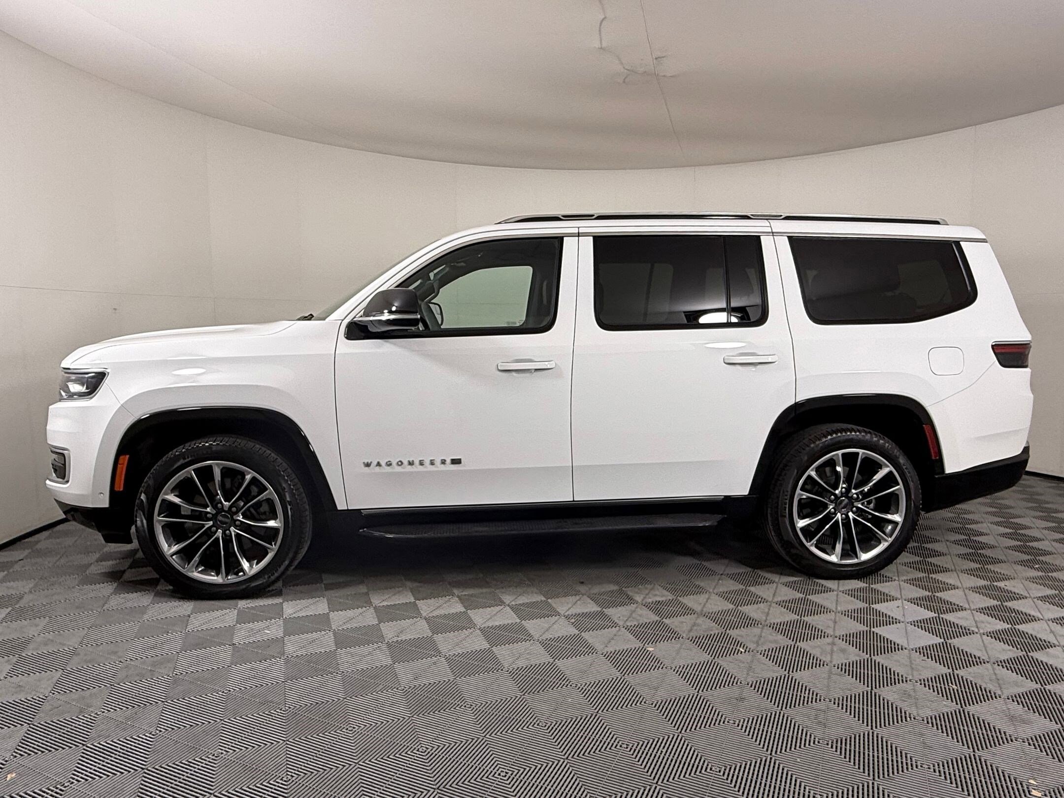 2023 Jeep Wagoneer Series II photo 2