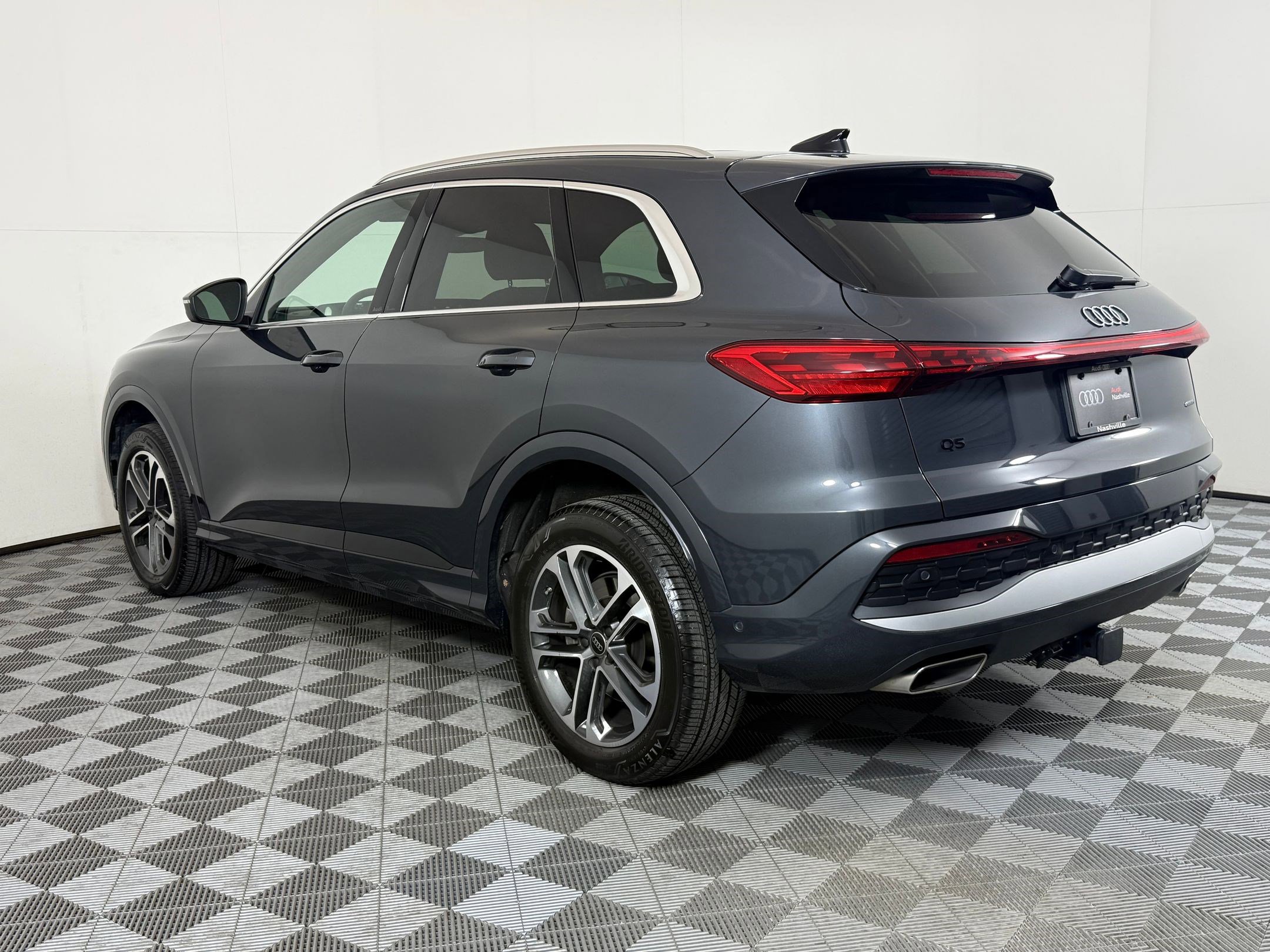 2025 Audi Q5 2.0T Premium photo 3