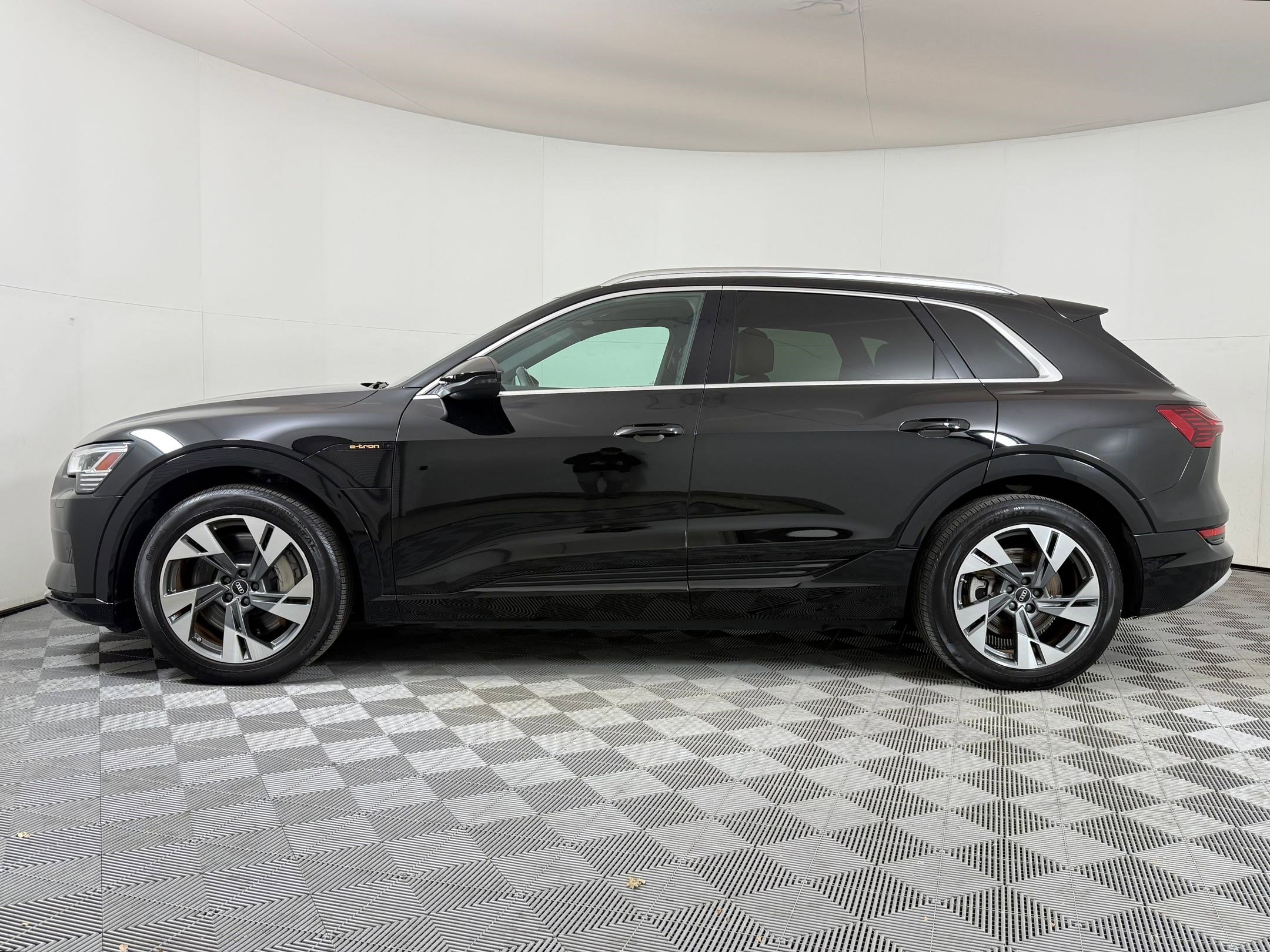 Used 2022 Audi e-tron Premium with VIN WA1AAAGE6NB005458 for sale in Brentwood, TN