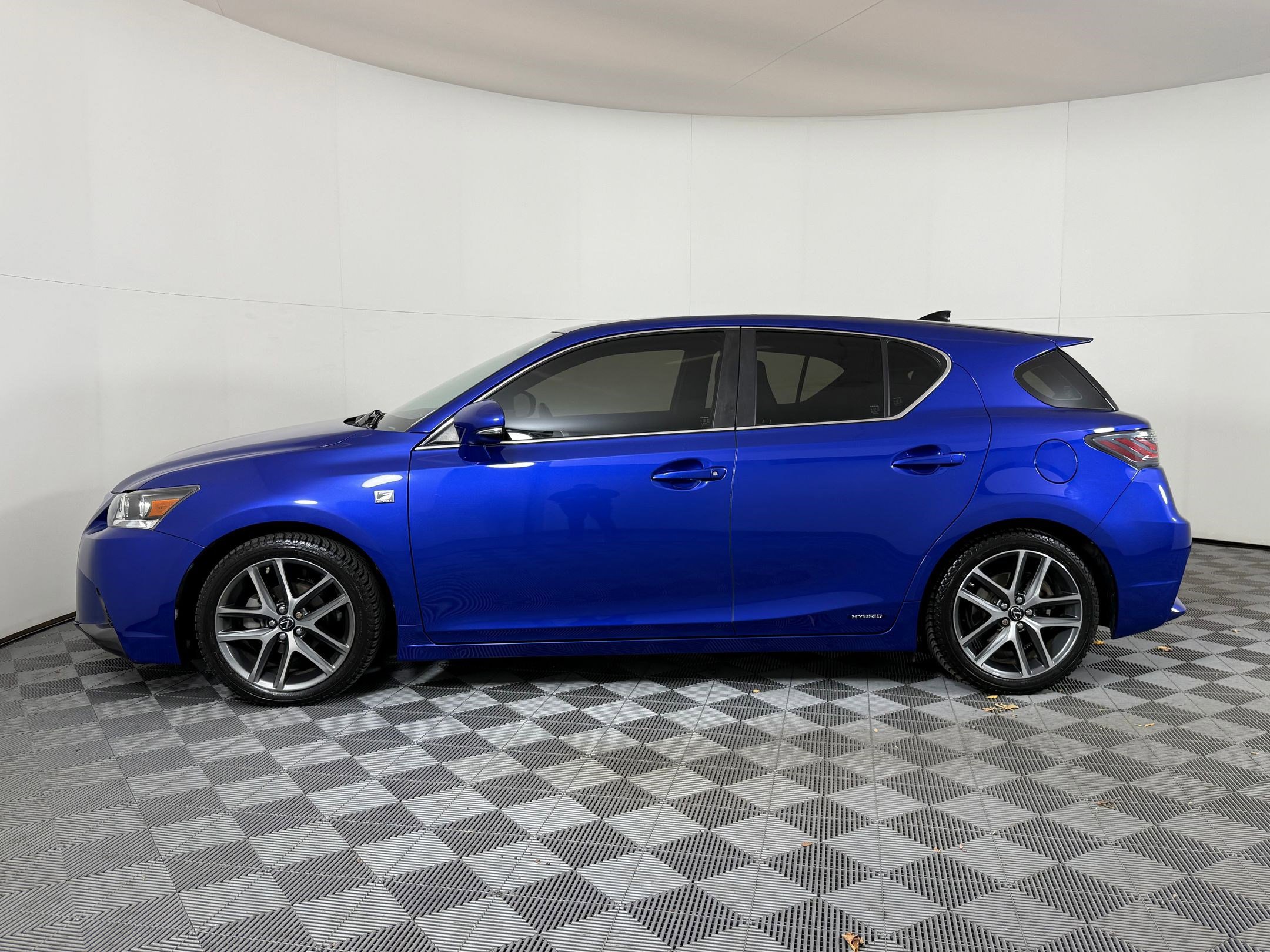 2015 Lexus CT 200h photo 2