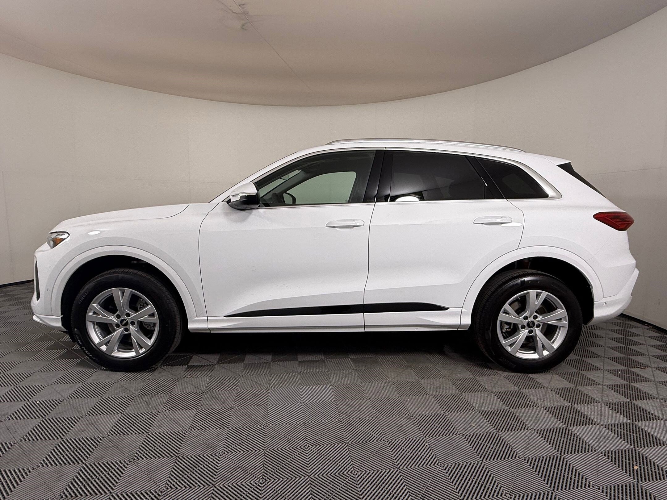 2025 Audi Q5 2.0T Premium photo 2