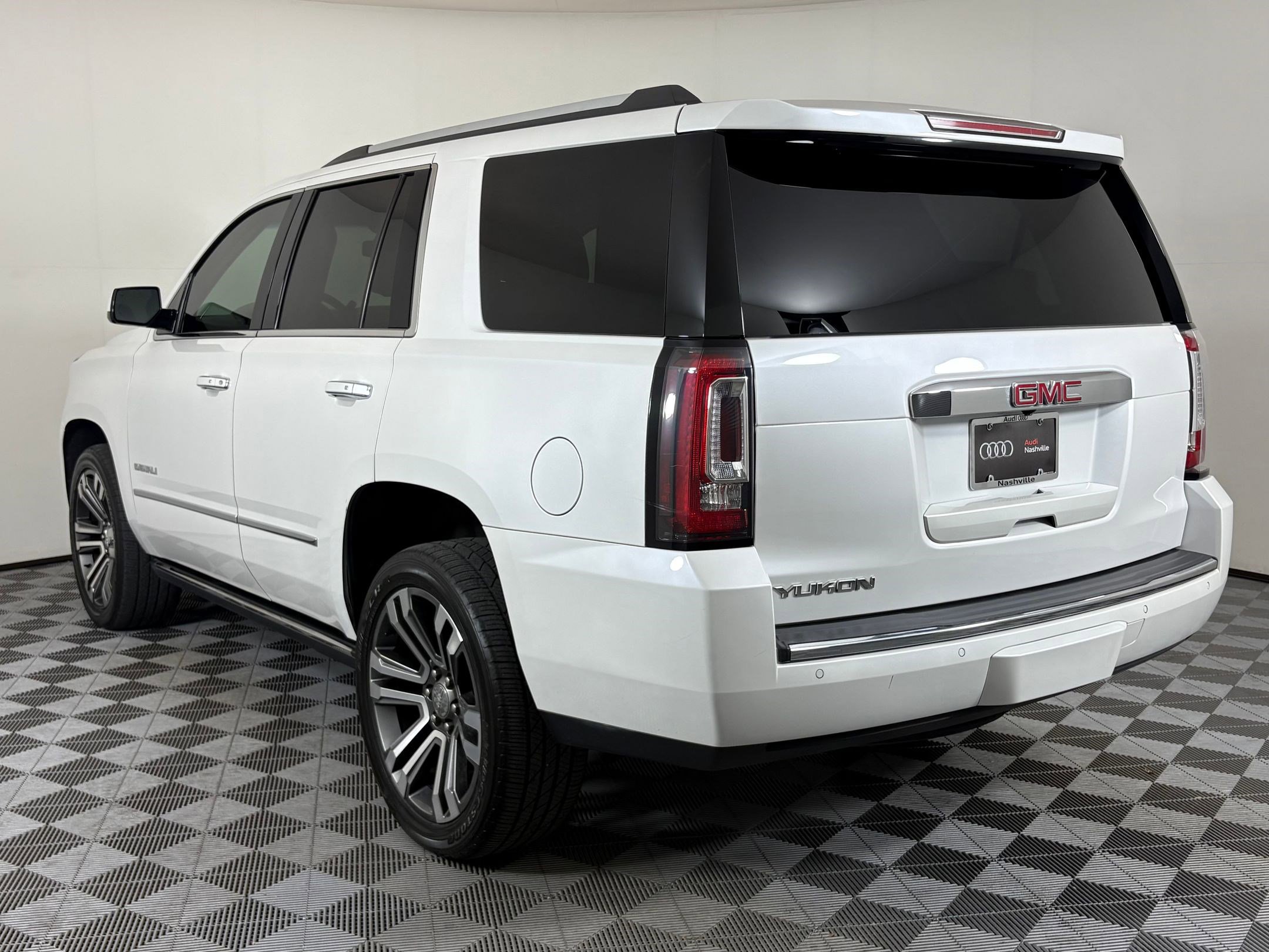 2019 Gmc Yukon Denali photo 3