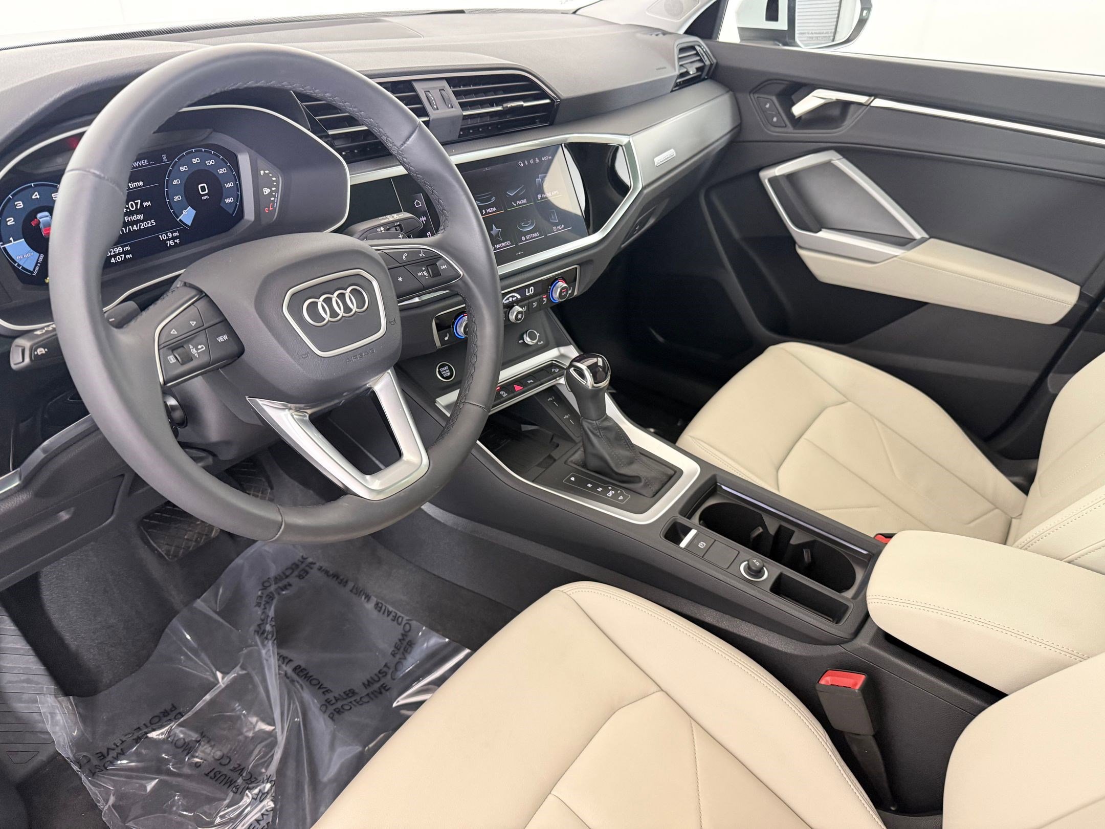 2024 Audi Q3 S line Premium photo 4