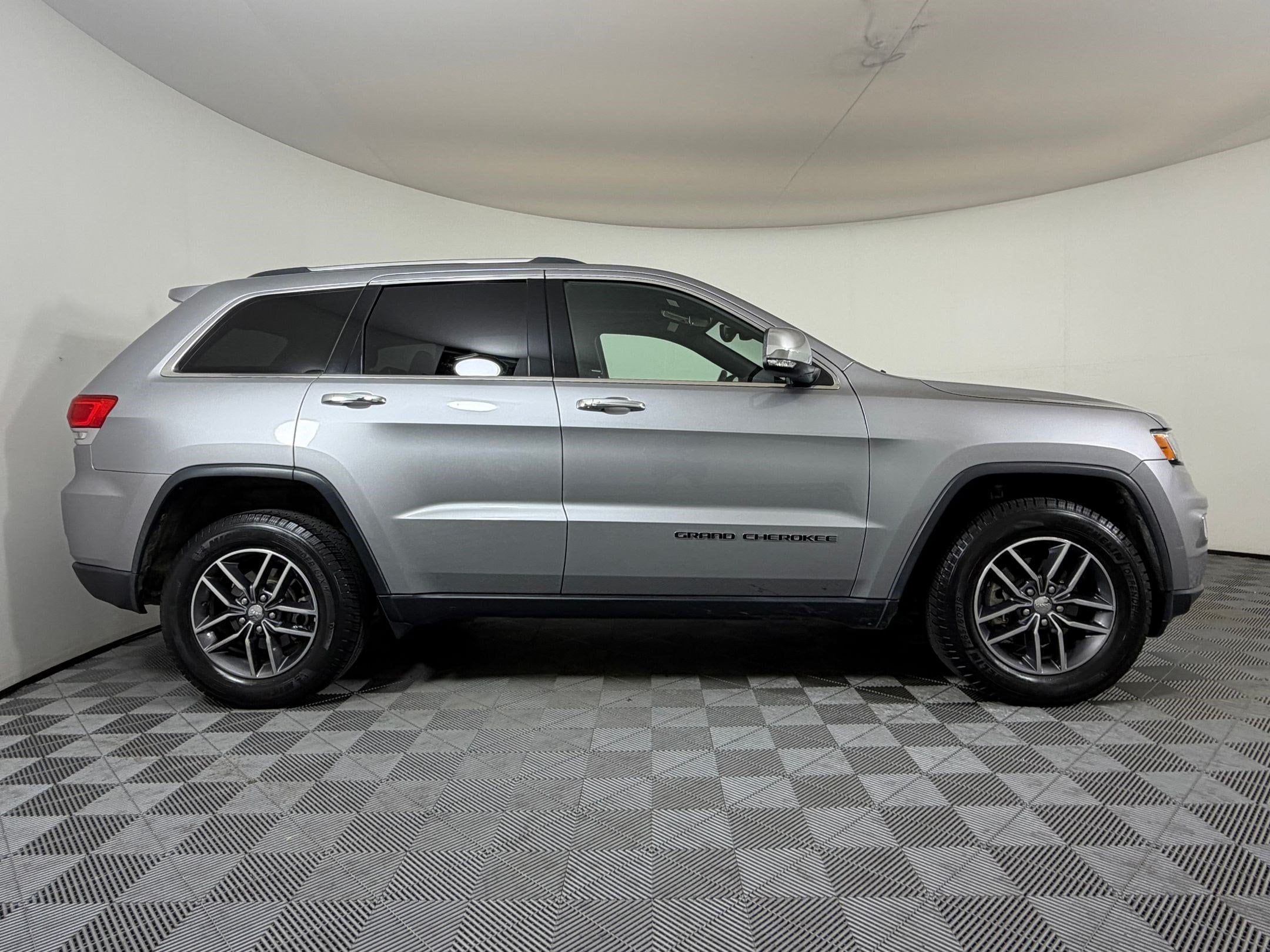 2017 Jeep Grand Cherokee Limited SUV