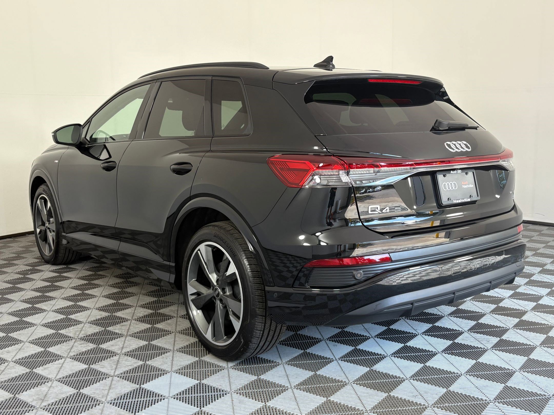2024 Audi Q4 E-tron Premium Plus photo 2