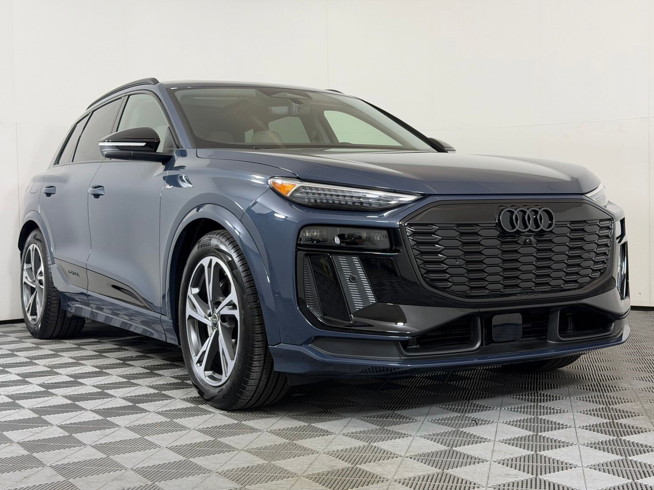 Q6 E-tron Prestige SUV