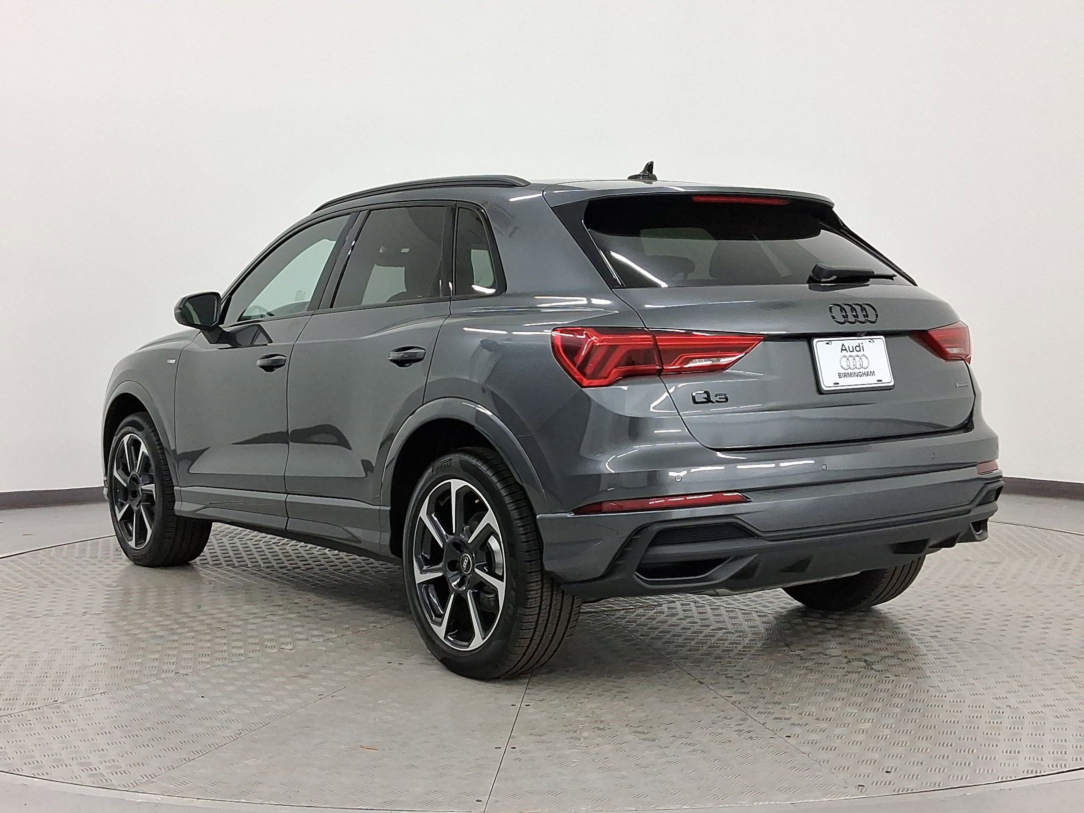 2025 Audi Q3 45 TFSI S line Premium Plus photo 3