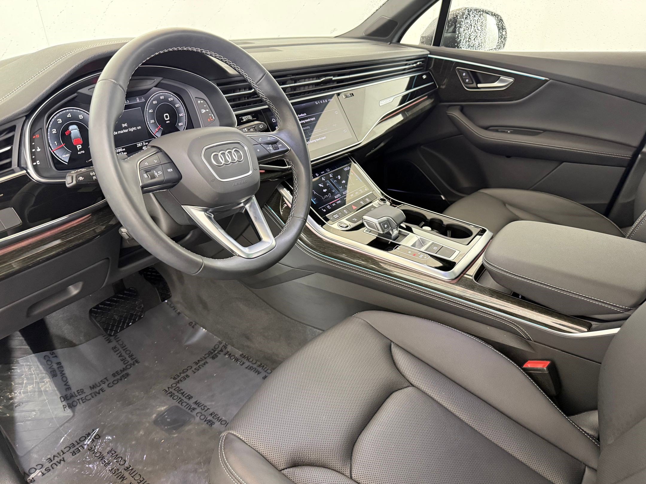 2025 Audi Q7 55 Premium Plus photo 4