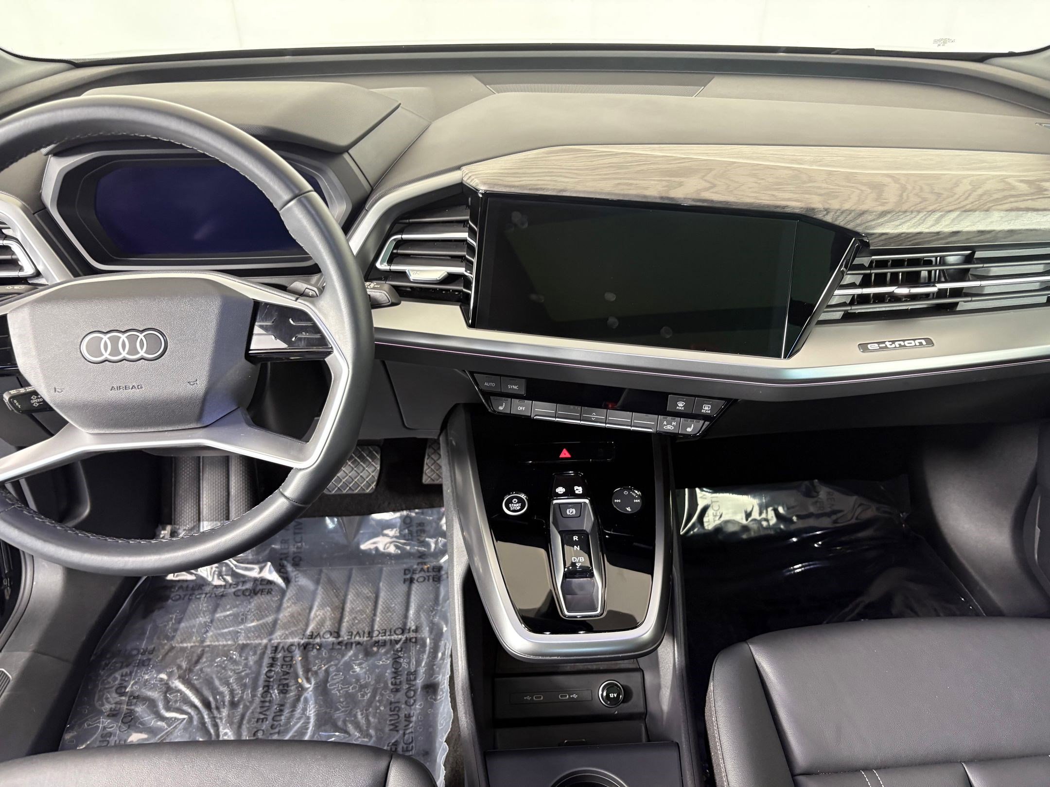 2024 Audi Q4 E-tron Premium Plus photo 4