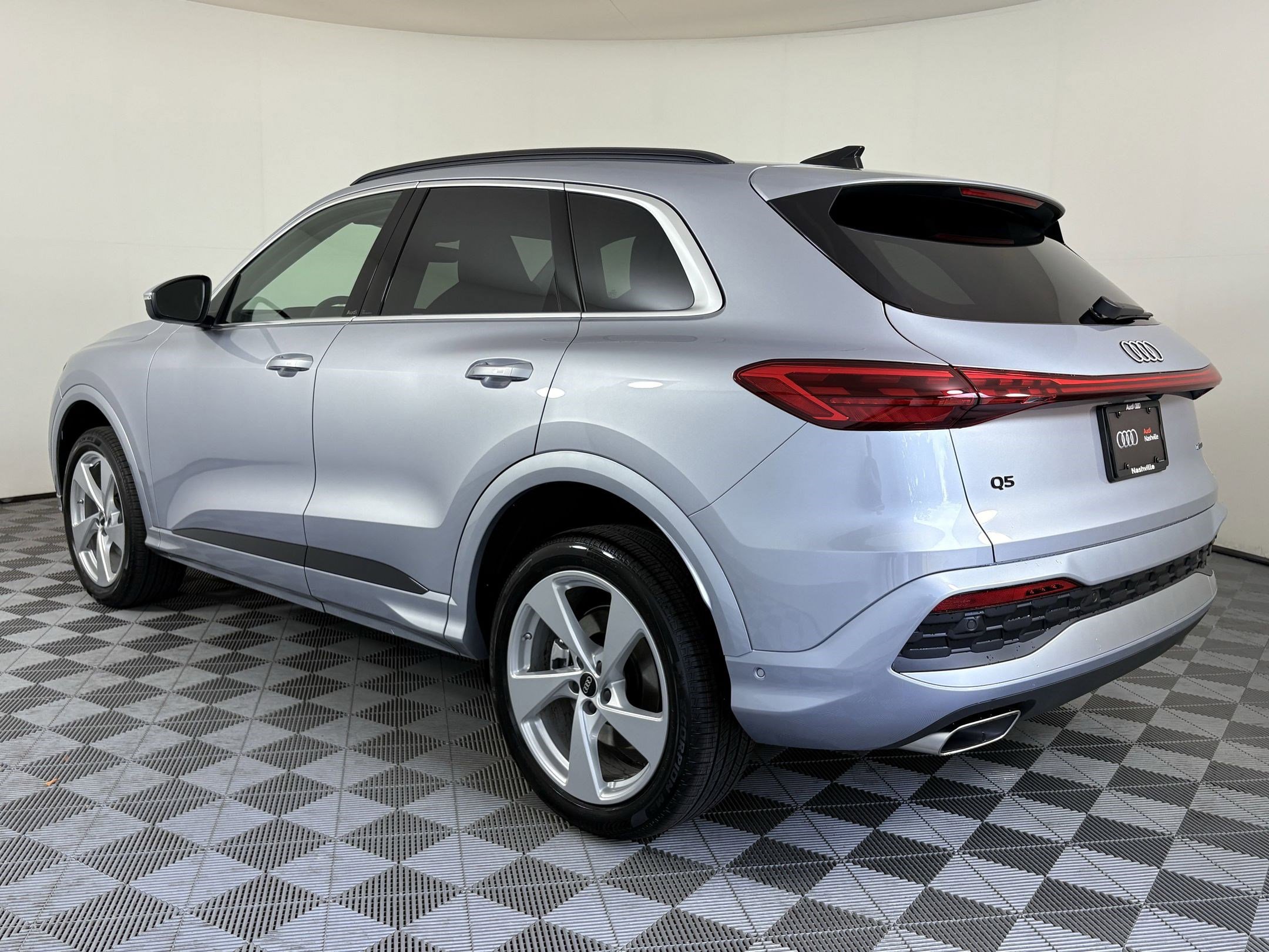 2025 Audi Q5 2.0T Premium Plus photo 3