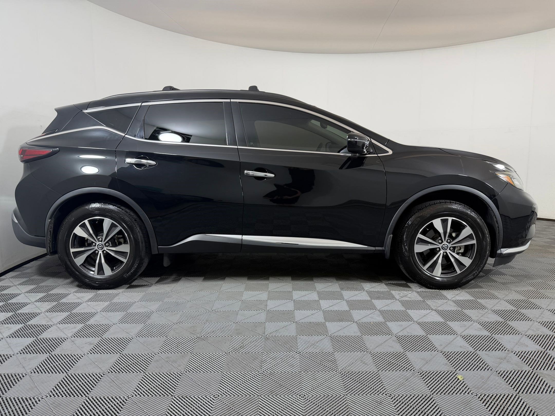 Murano SV SUV