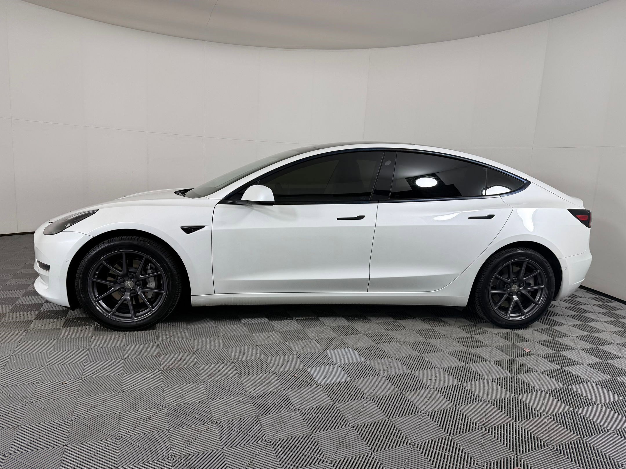 2021 Tesla Model 3 Long Range photo 2