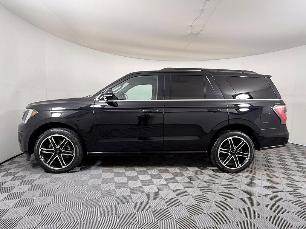 2021 Ford Expedition Limited photo 2