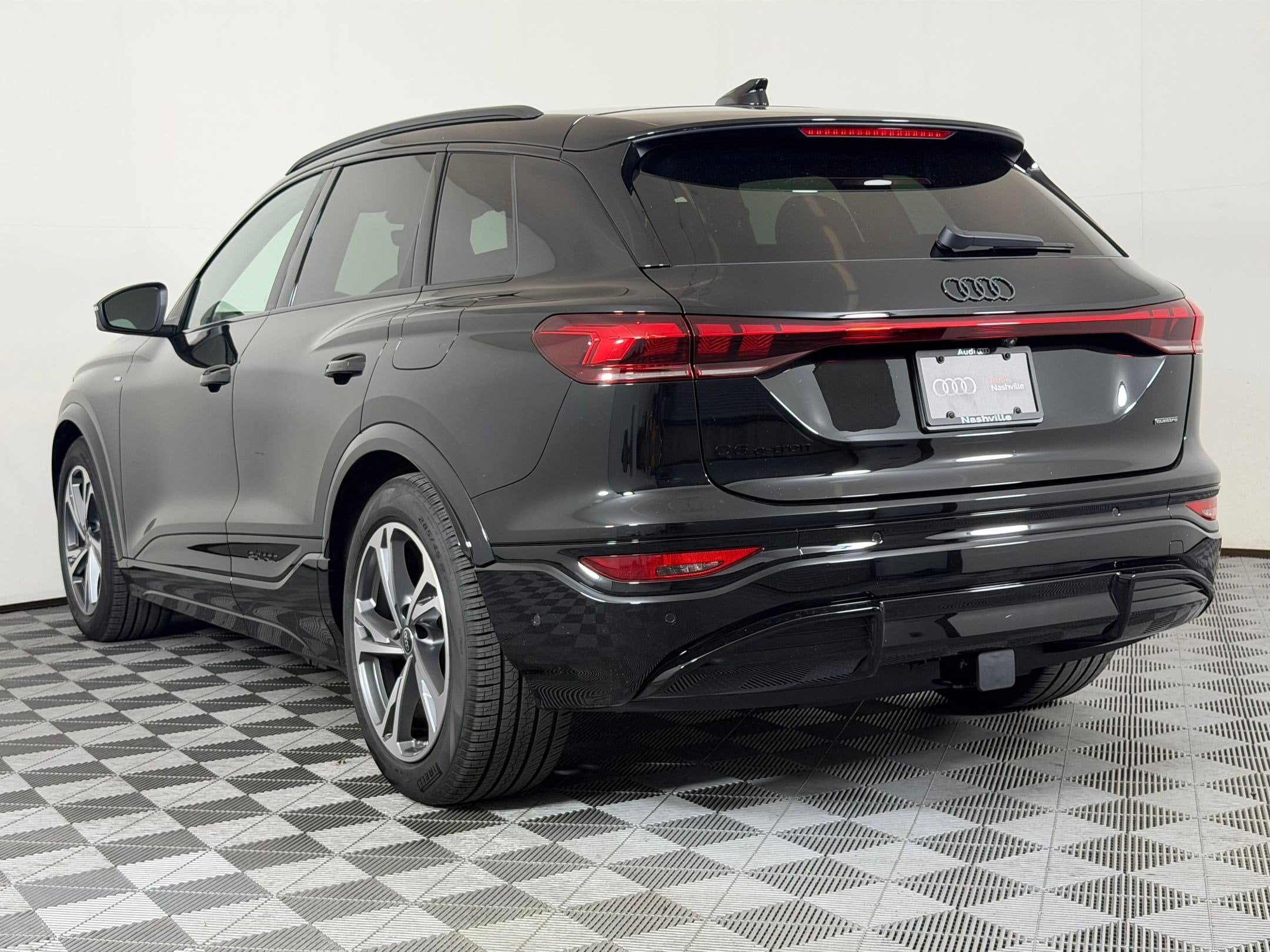 Q6 E-tron Prestige SUV