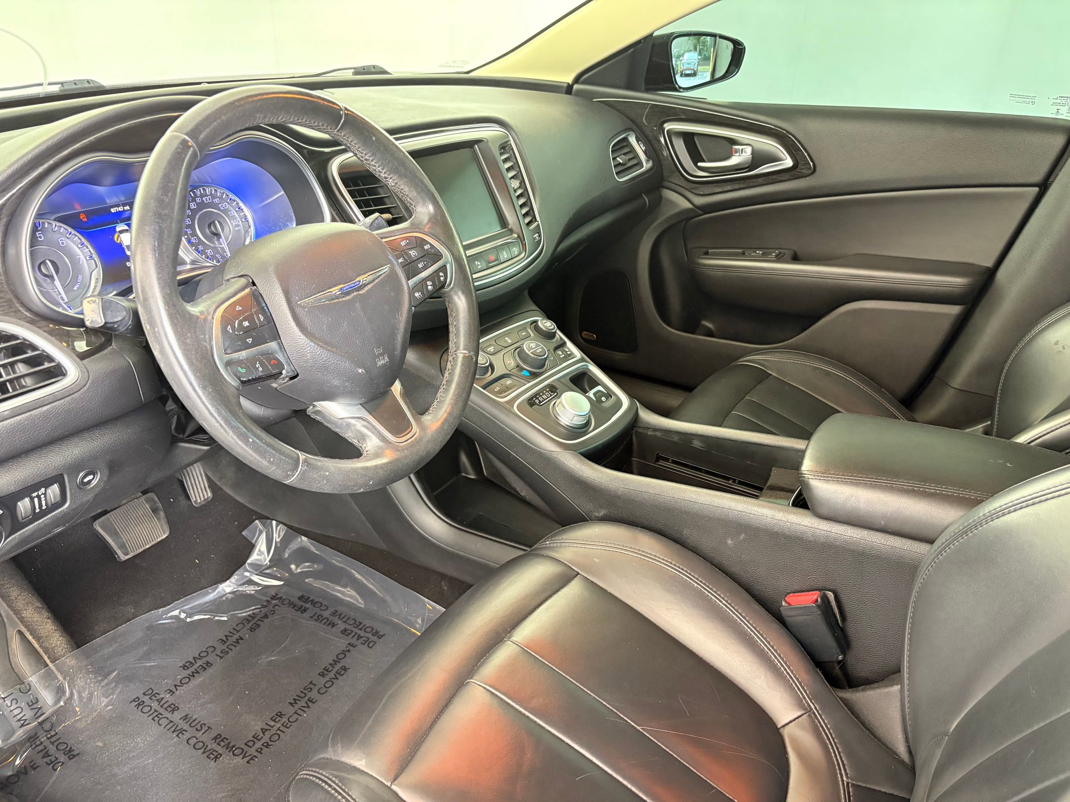 2016 Chrysler 200 C photo 4