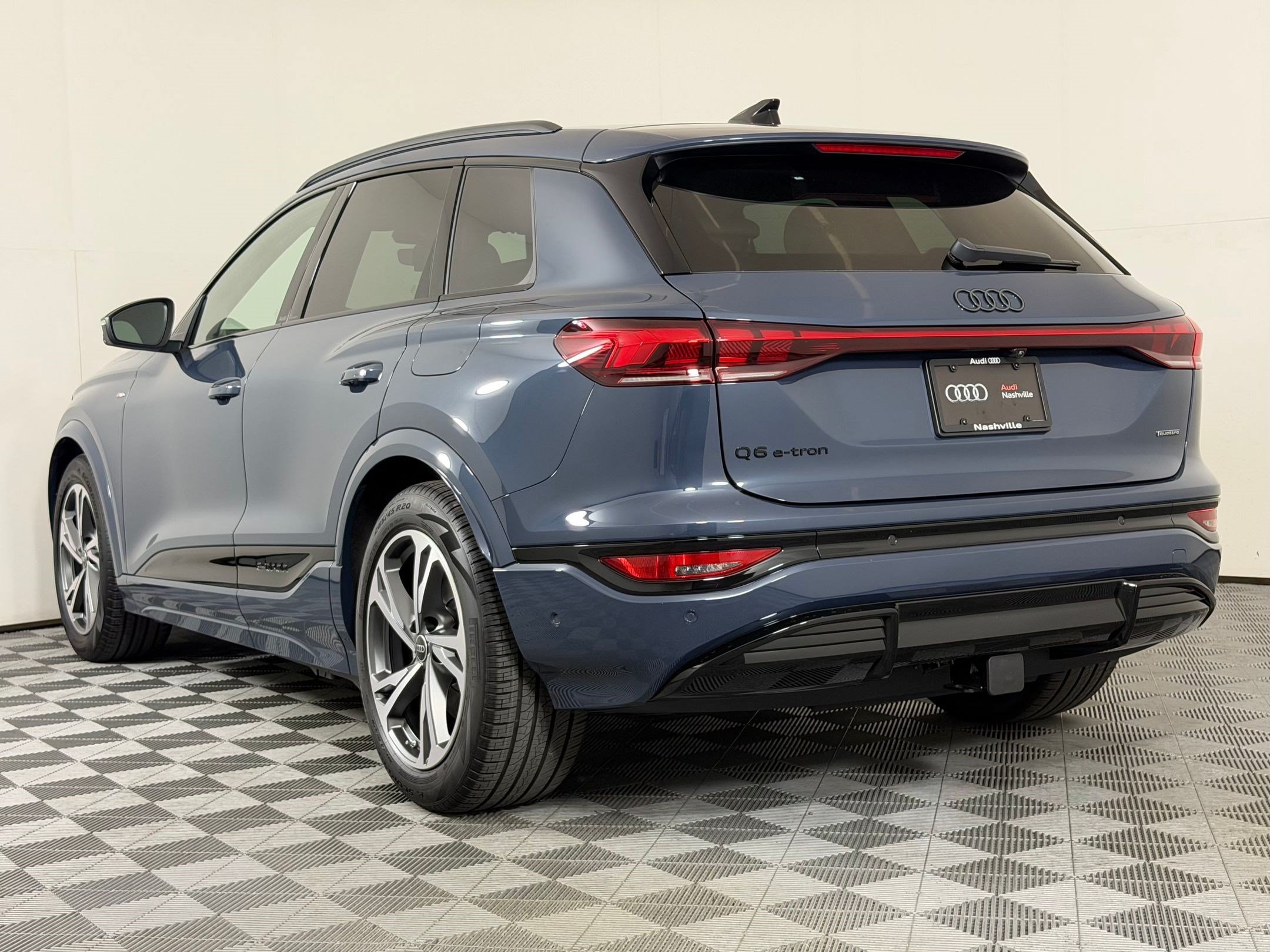 Q6 E-tron Prestige SUV