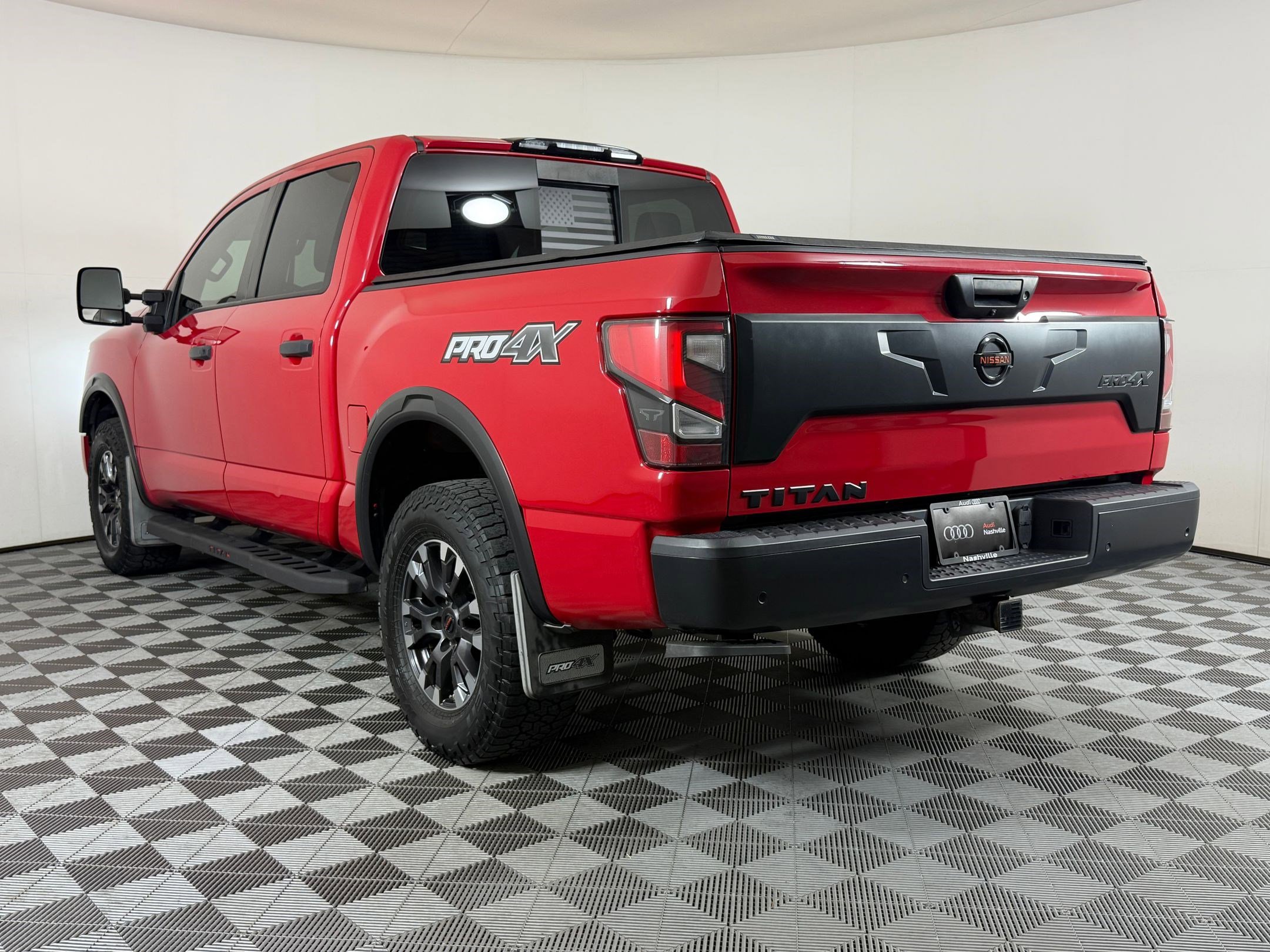 Titan PRO-4X Truck Crew Cab