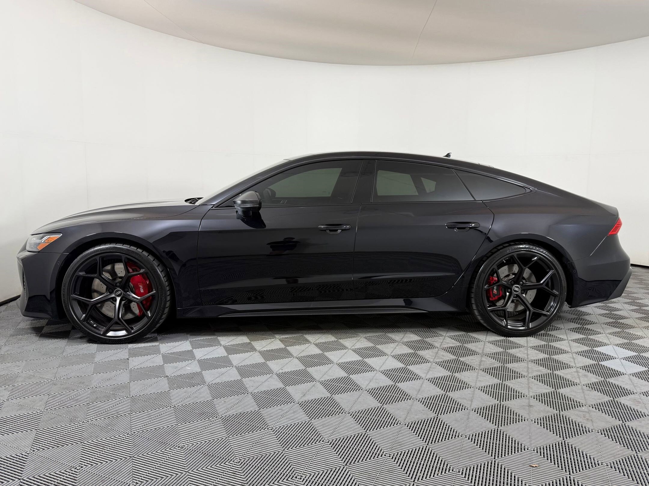 2024 Audi RS 7 Performance Base photo 2