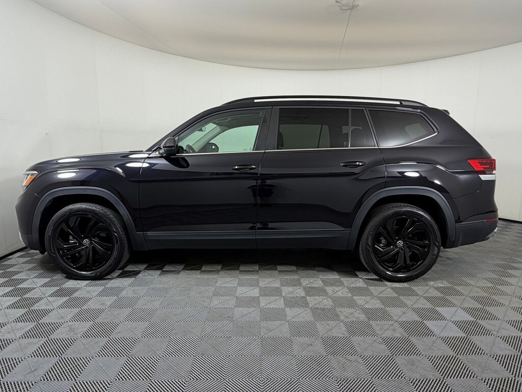 Used 2022 Volkswagen Atlas 2.0T SE w/Technology SUV