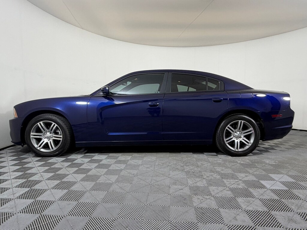 Used 2014 Dodge Charger SXT Sedan