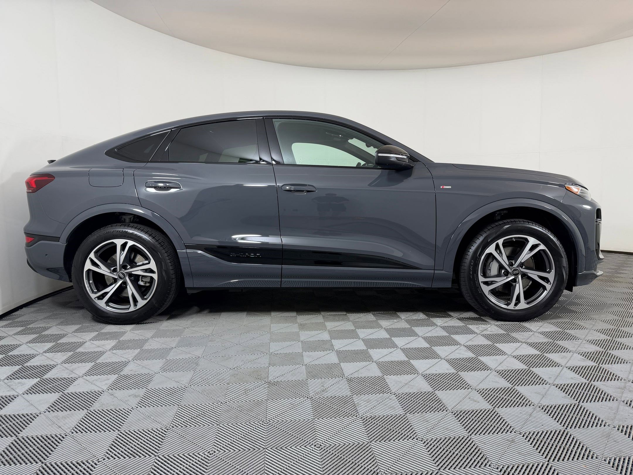 Q6 E-tron Sportback Premium Plus SUV