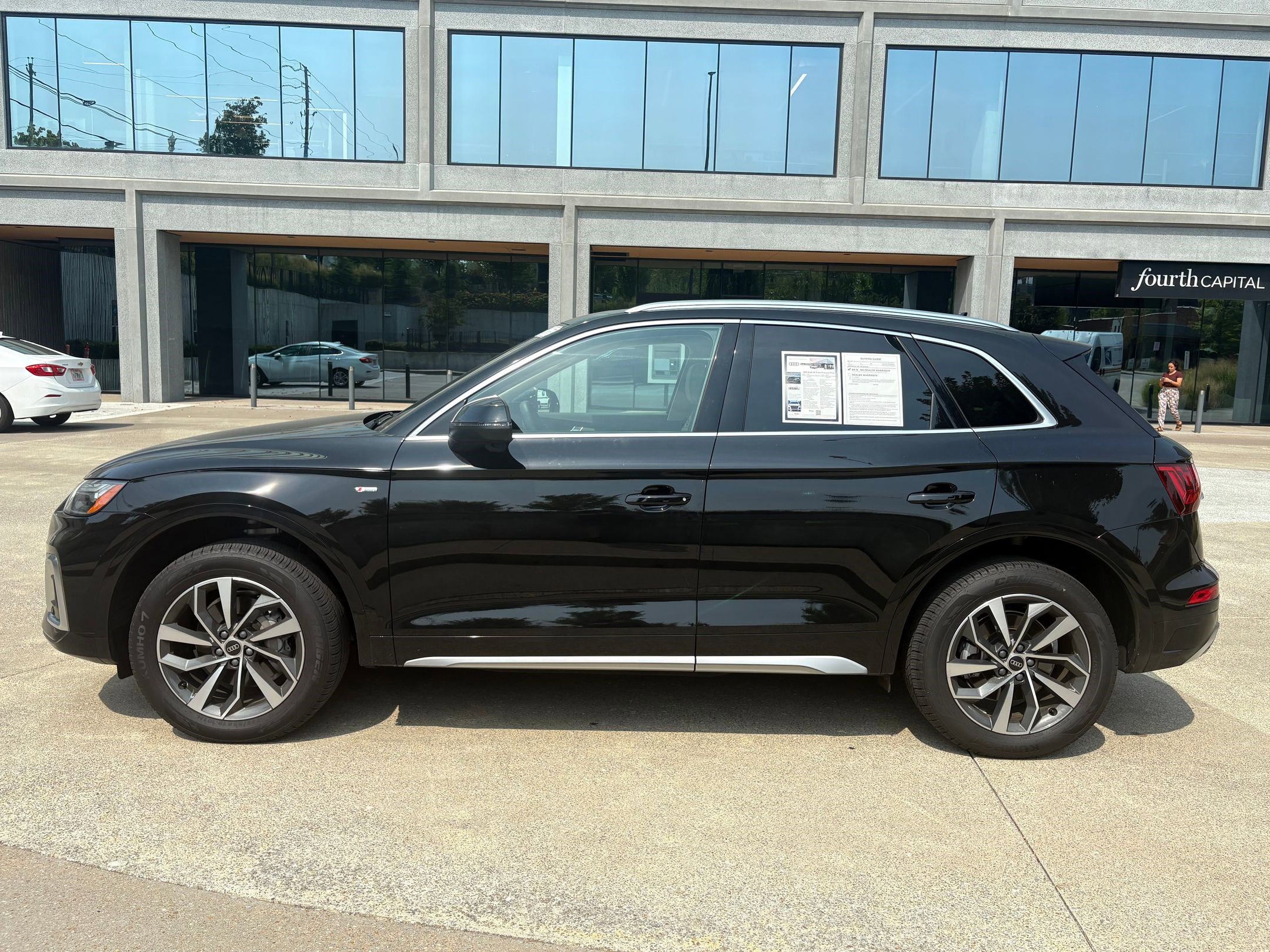 2025 Audi Q5 S line Premium Plus 45 TFSI photo 2
