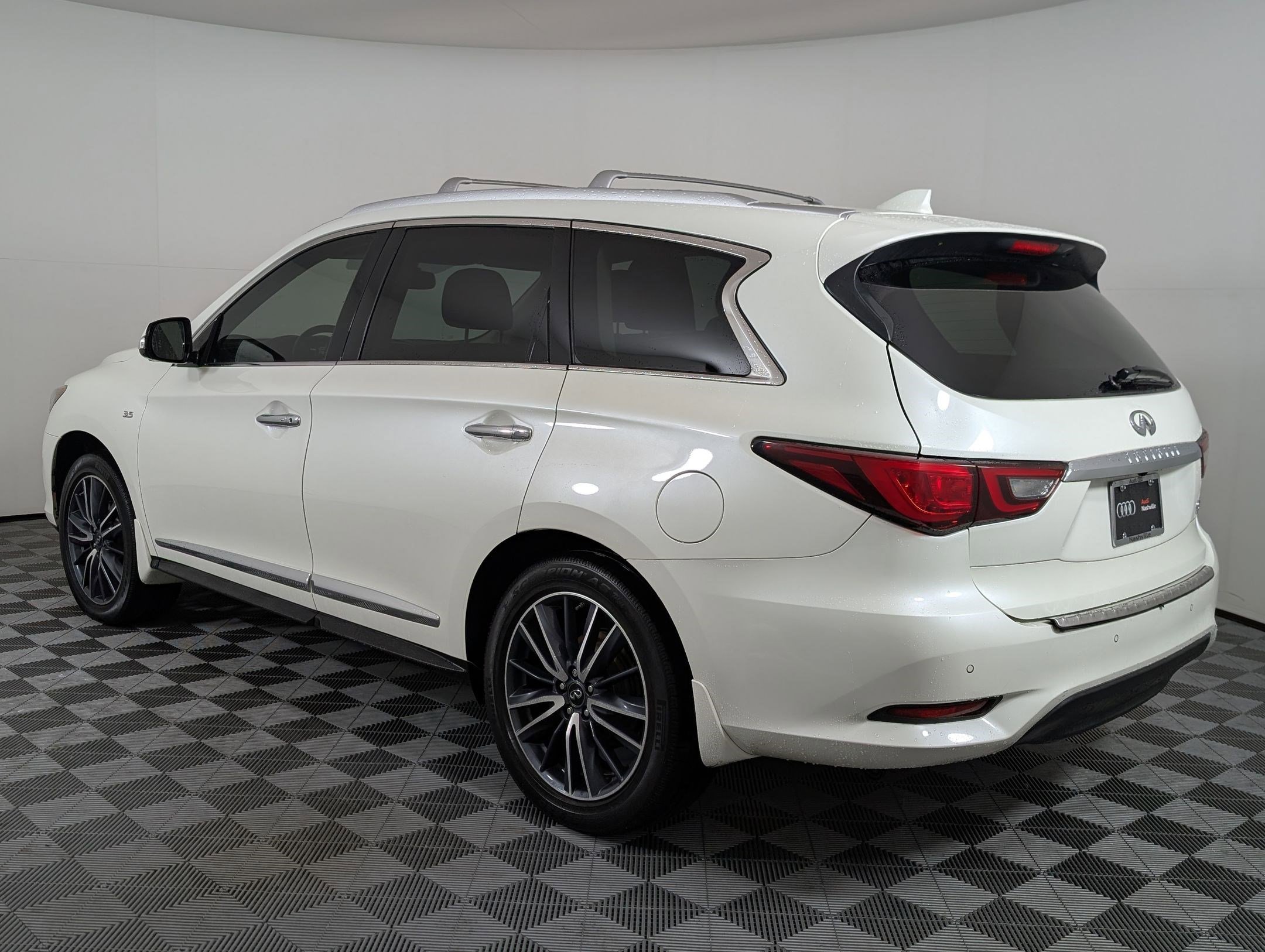 2019 Infiniti QX60 Luxe photo 3