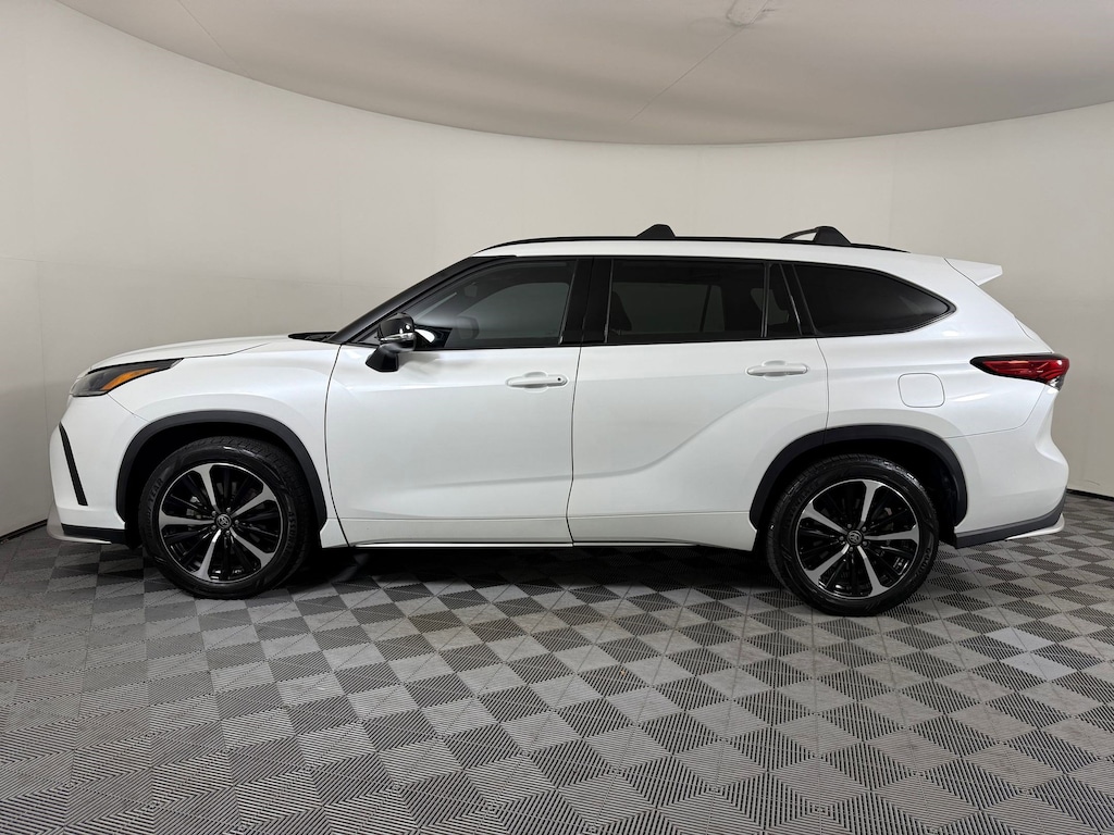 Used 2022 Toyota Highlander XSE SUV