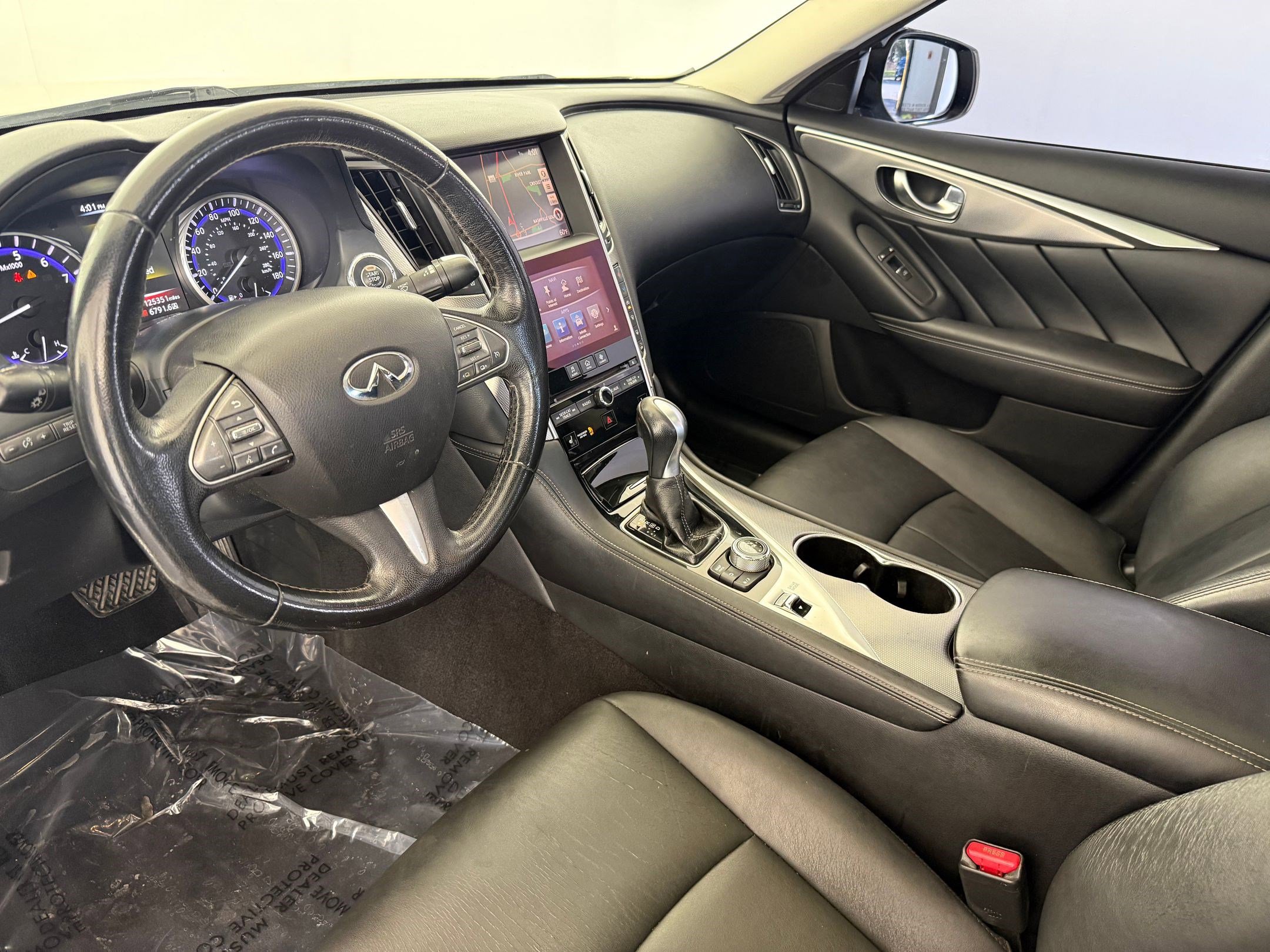 2015 Infiniti Q50 Premium photo 4