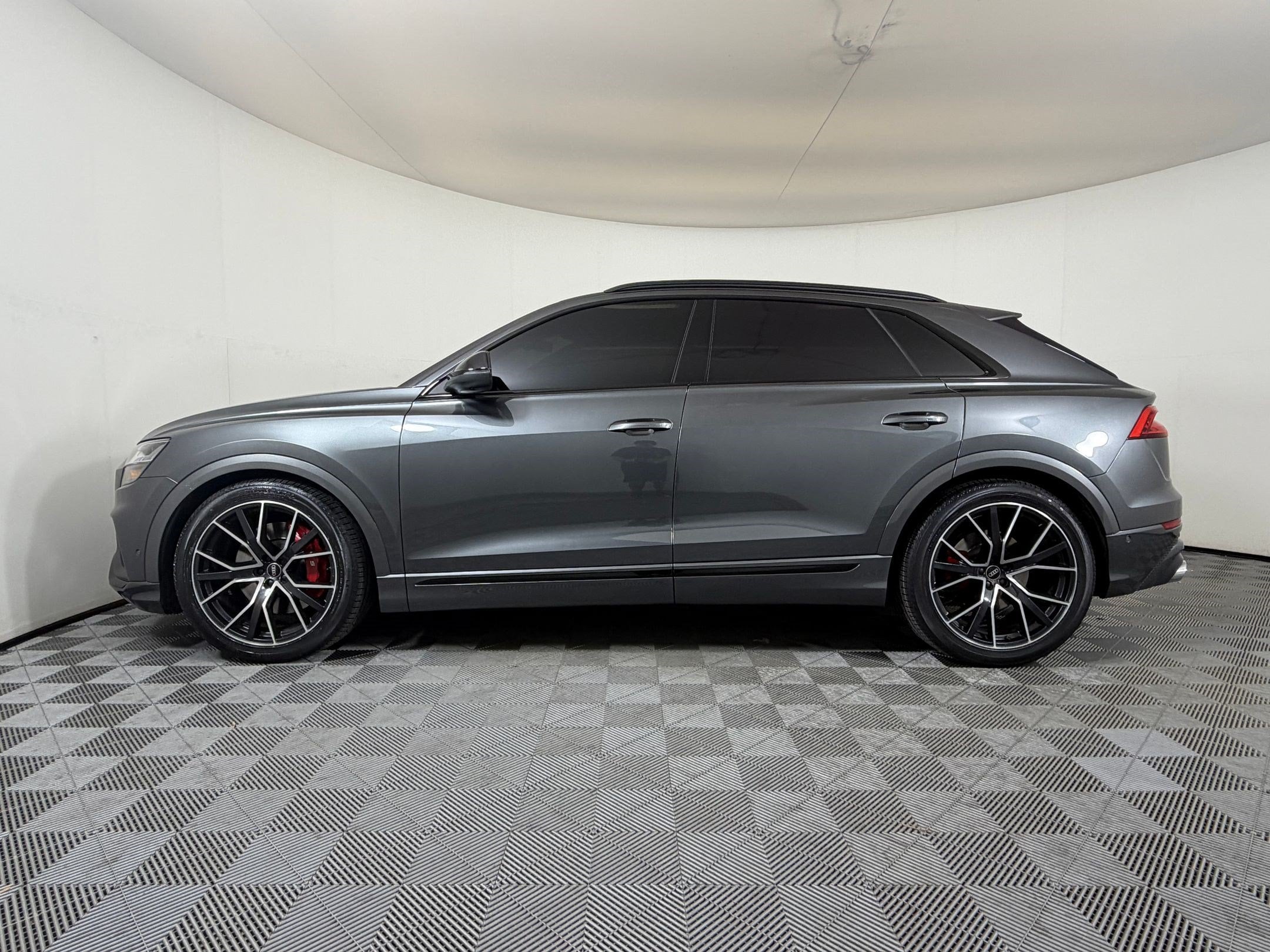 SQ8 Prestige SUV