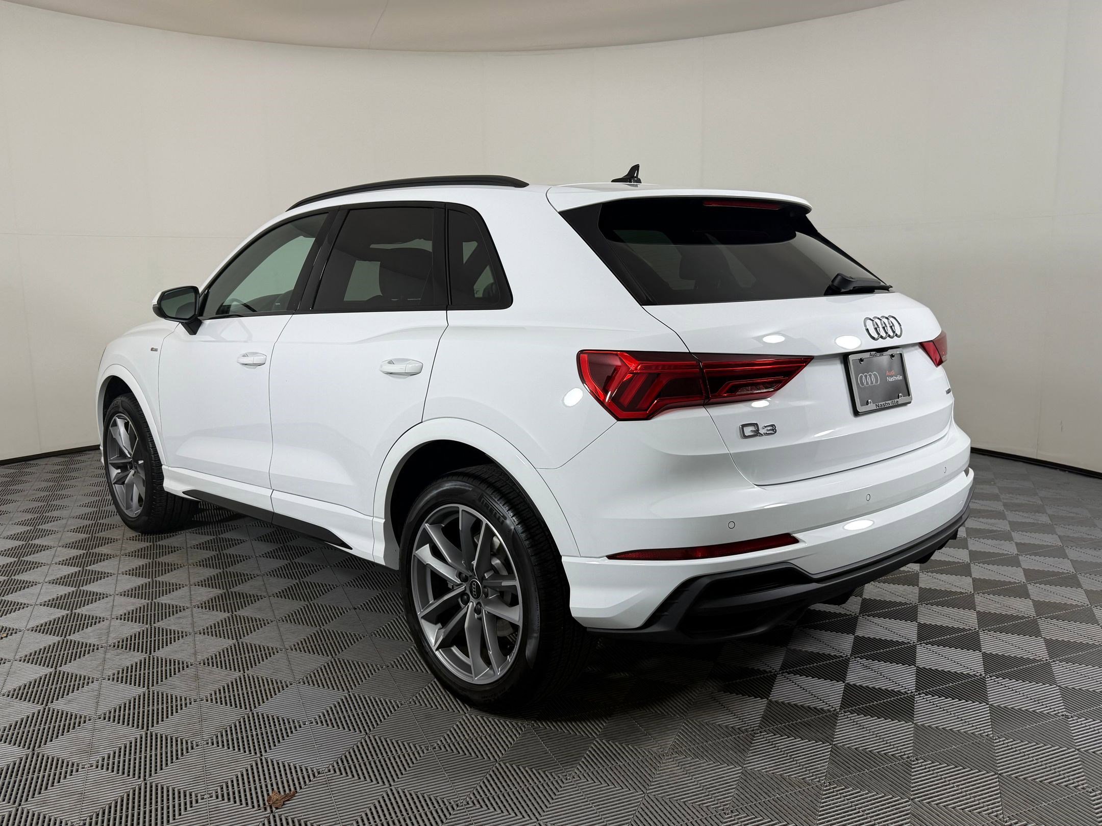 2025 Audi Q3 S line Premium photo 3