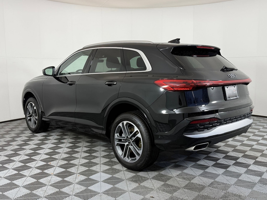New 2025 Audi Q5 2.0T Premium SUV