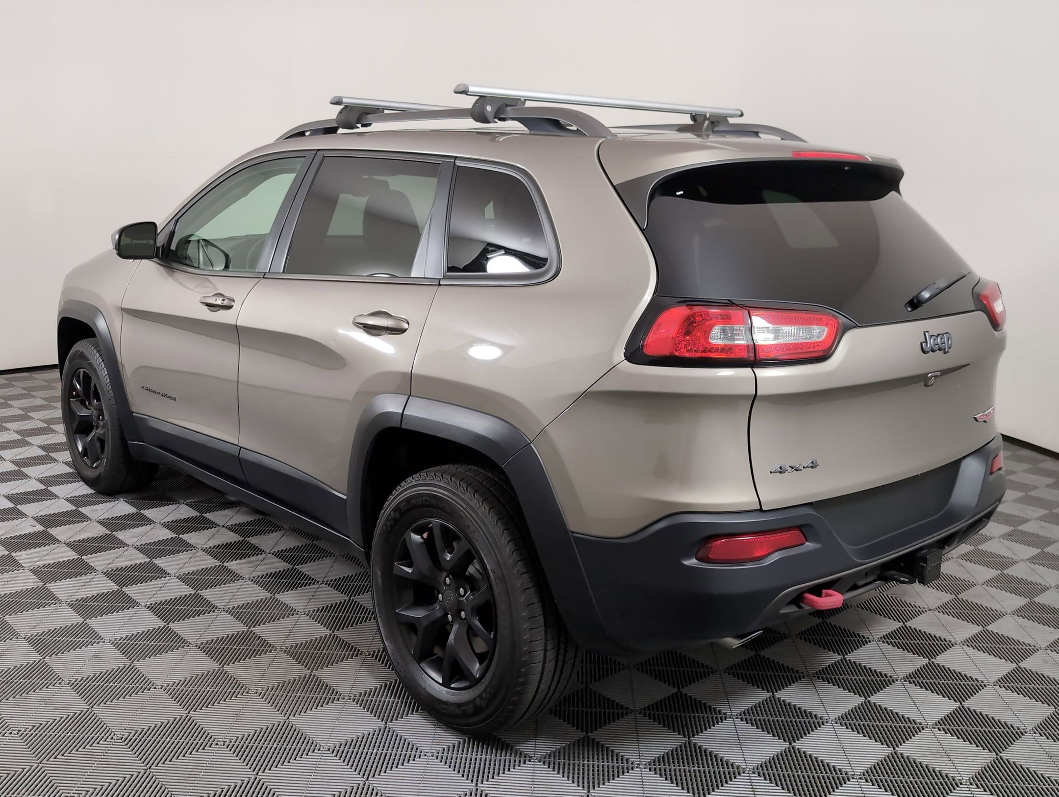 2016 Jeep Cherokee Trailhawk photo 3