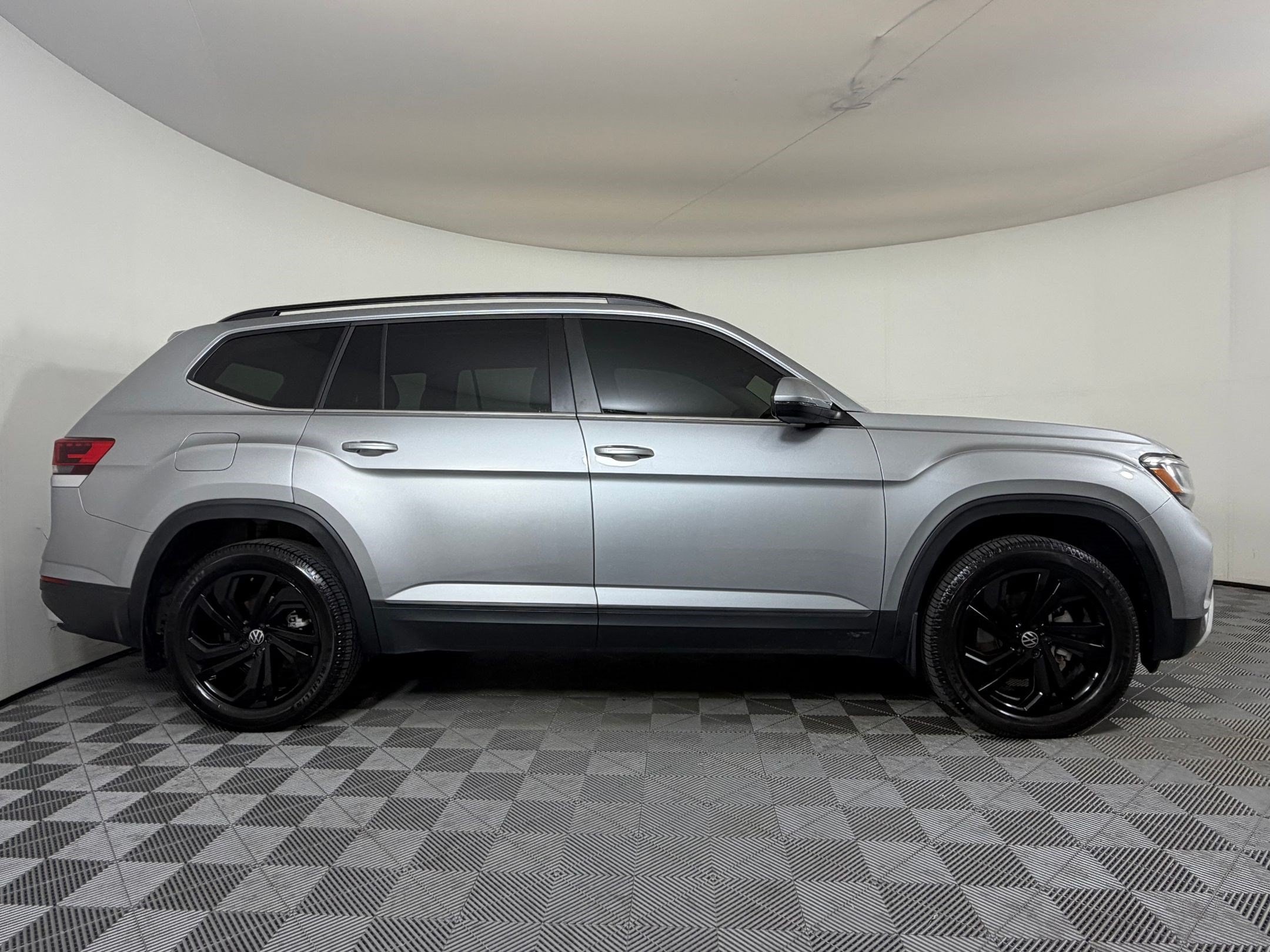 2022 Volkswagen Atlas 3.6L V6 SE W/Technology SUV