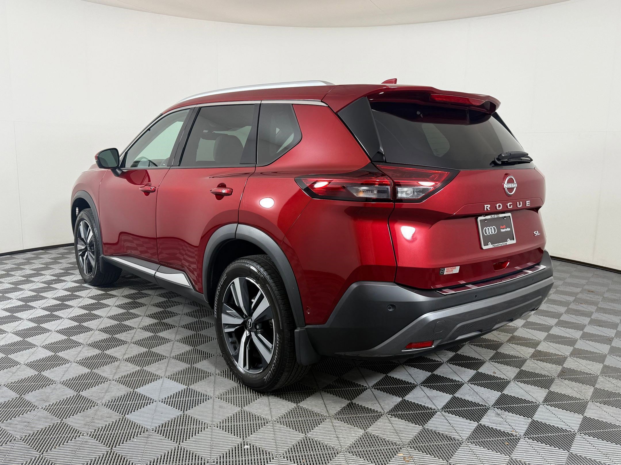 2022 Nissan Rogue SL photo 3